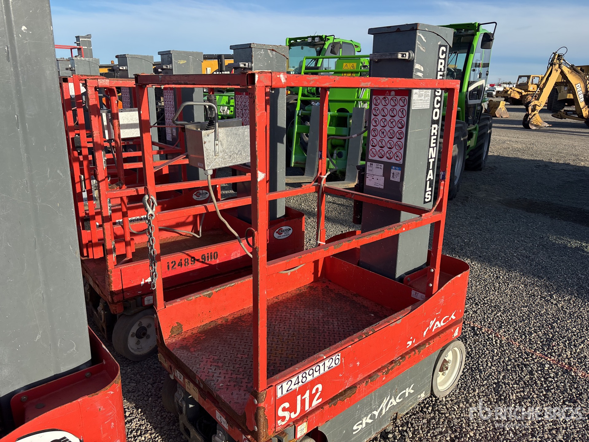 General Appearance with Picture, Left Front Corner