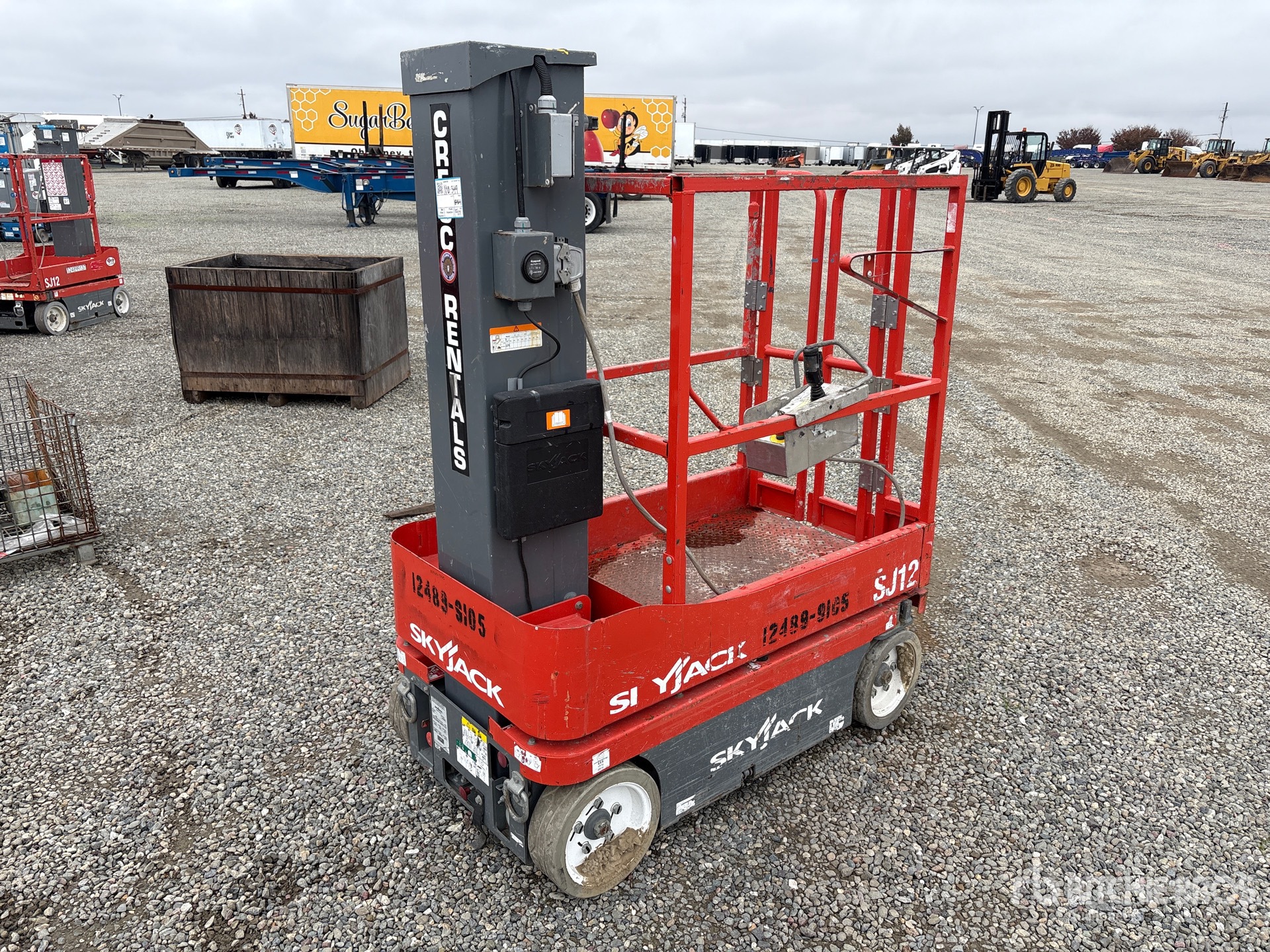 General Appearance with Picture, Right Rear Corner