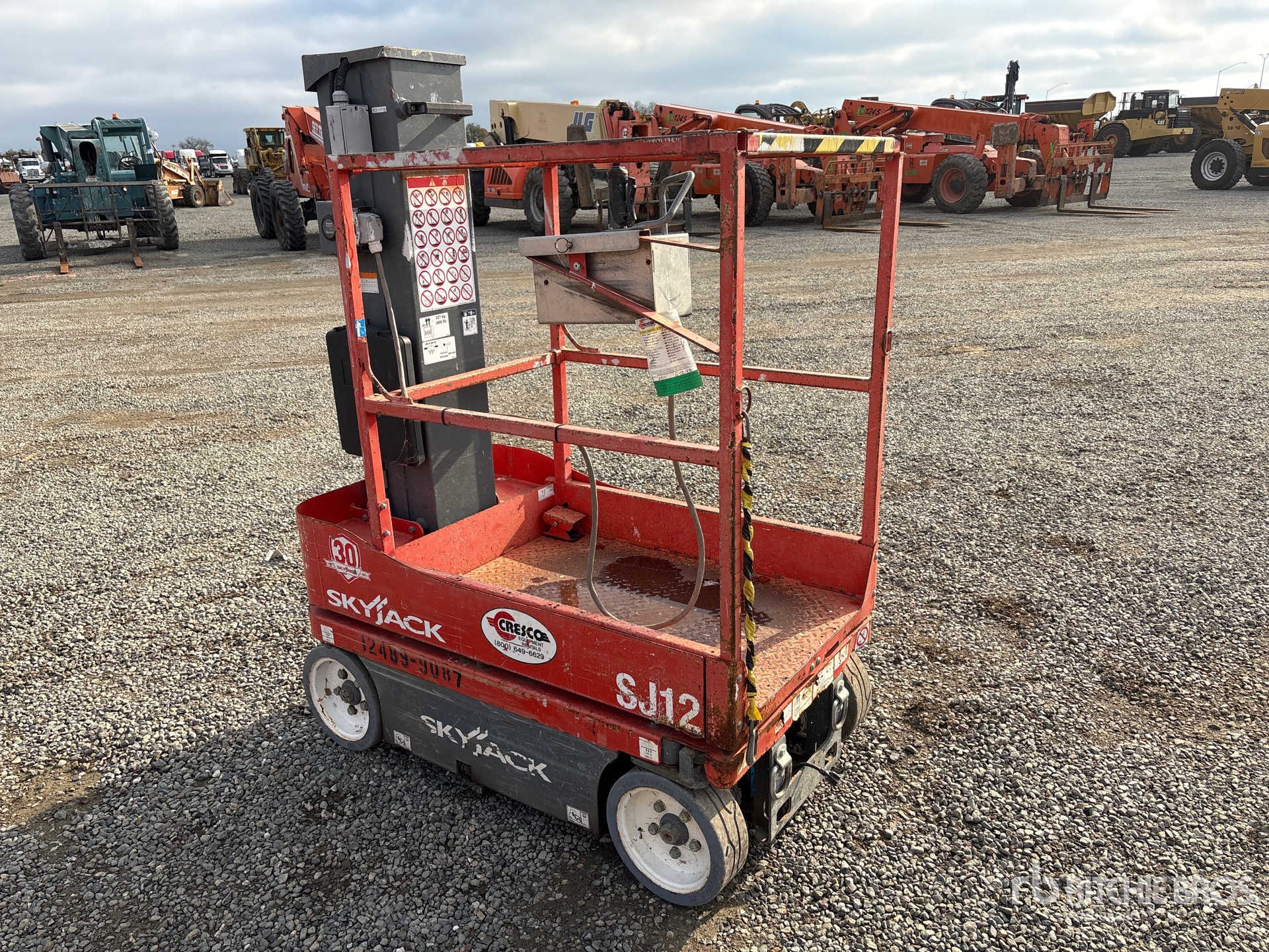 General Appearance with Picture, Right Front Corner