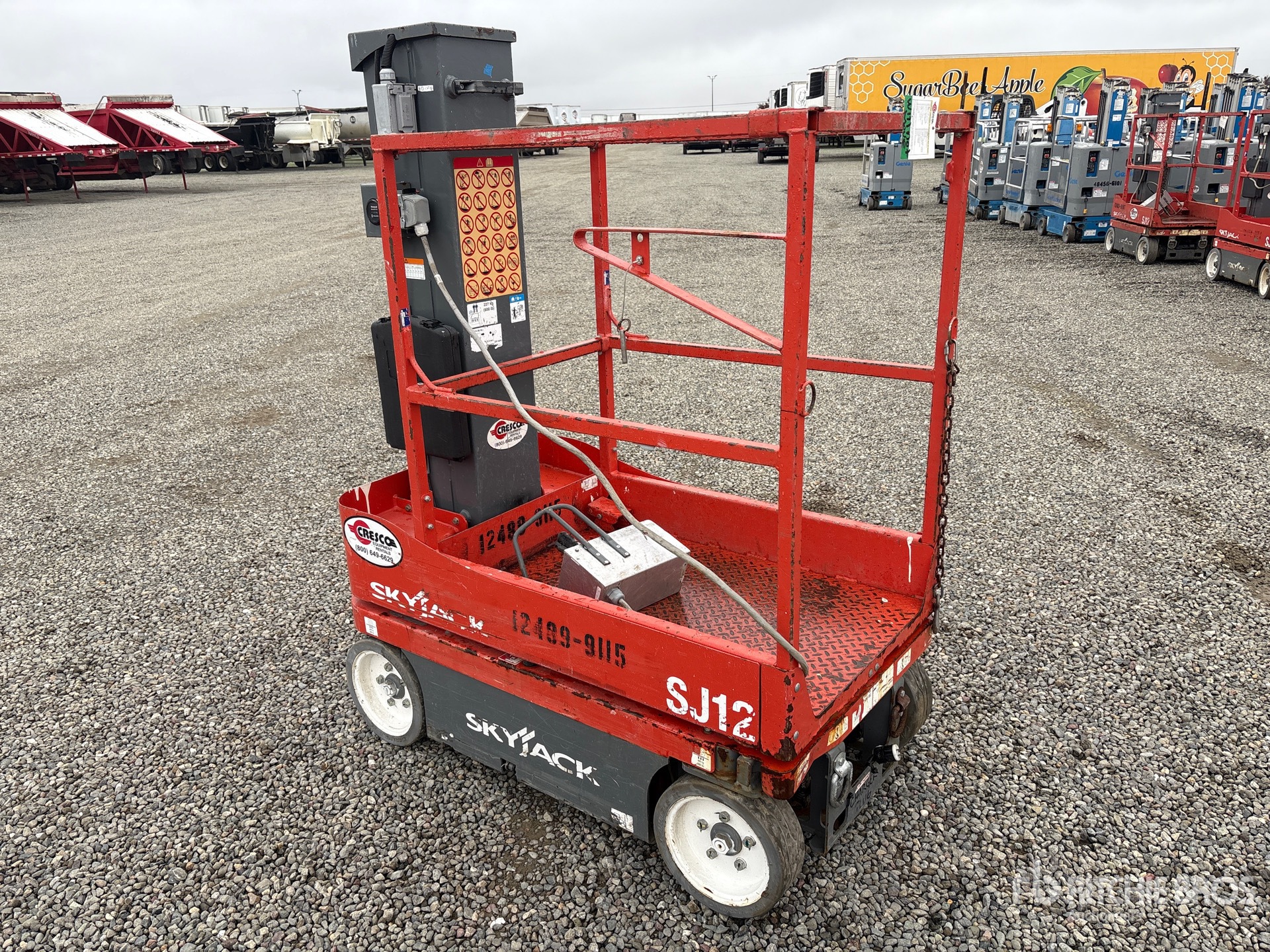 General Appearance with Picture, Right Front Corner