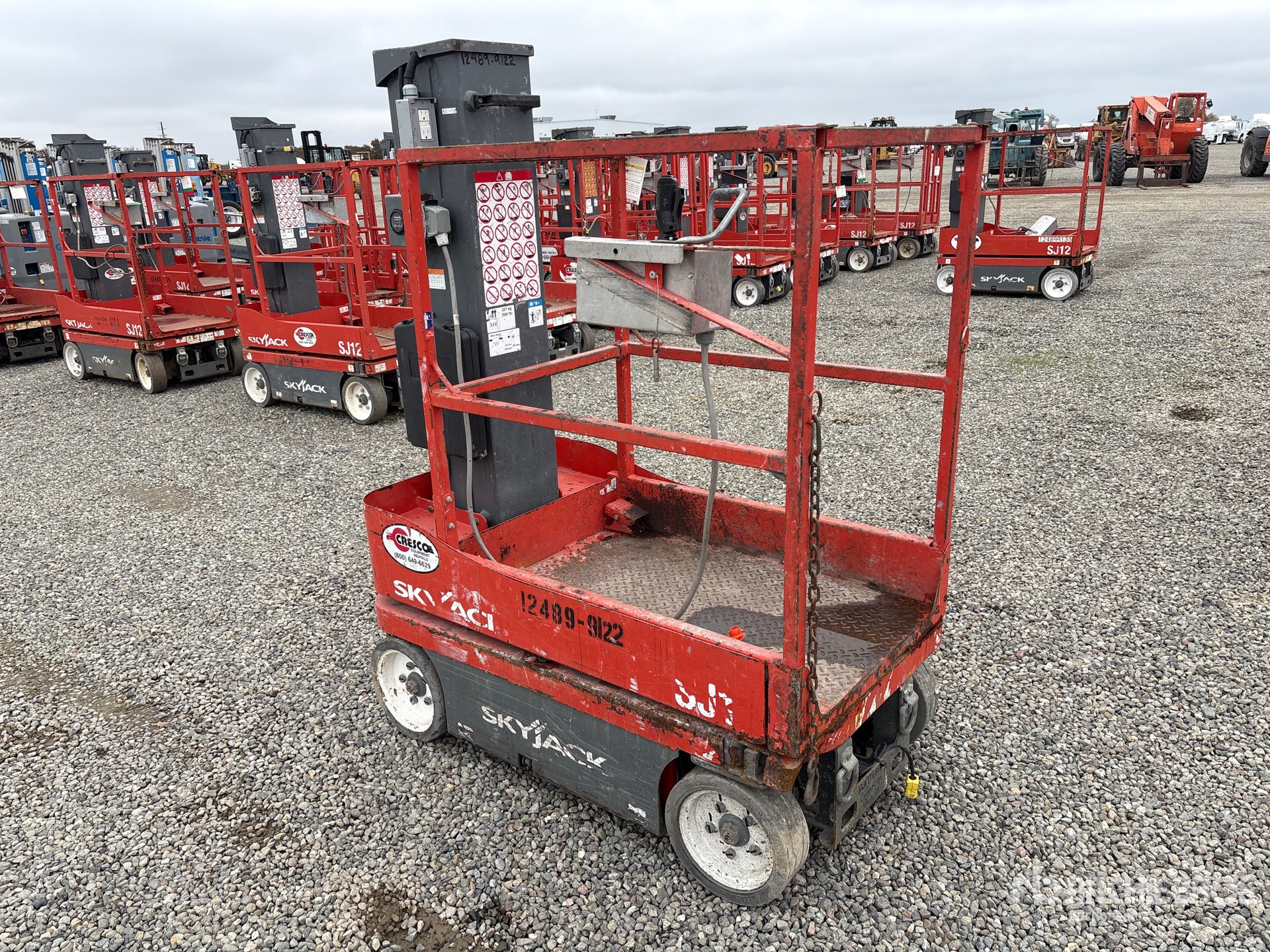 General Appearance with Picture, Right Front Corner