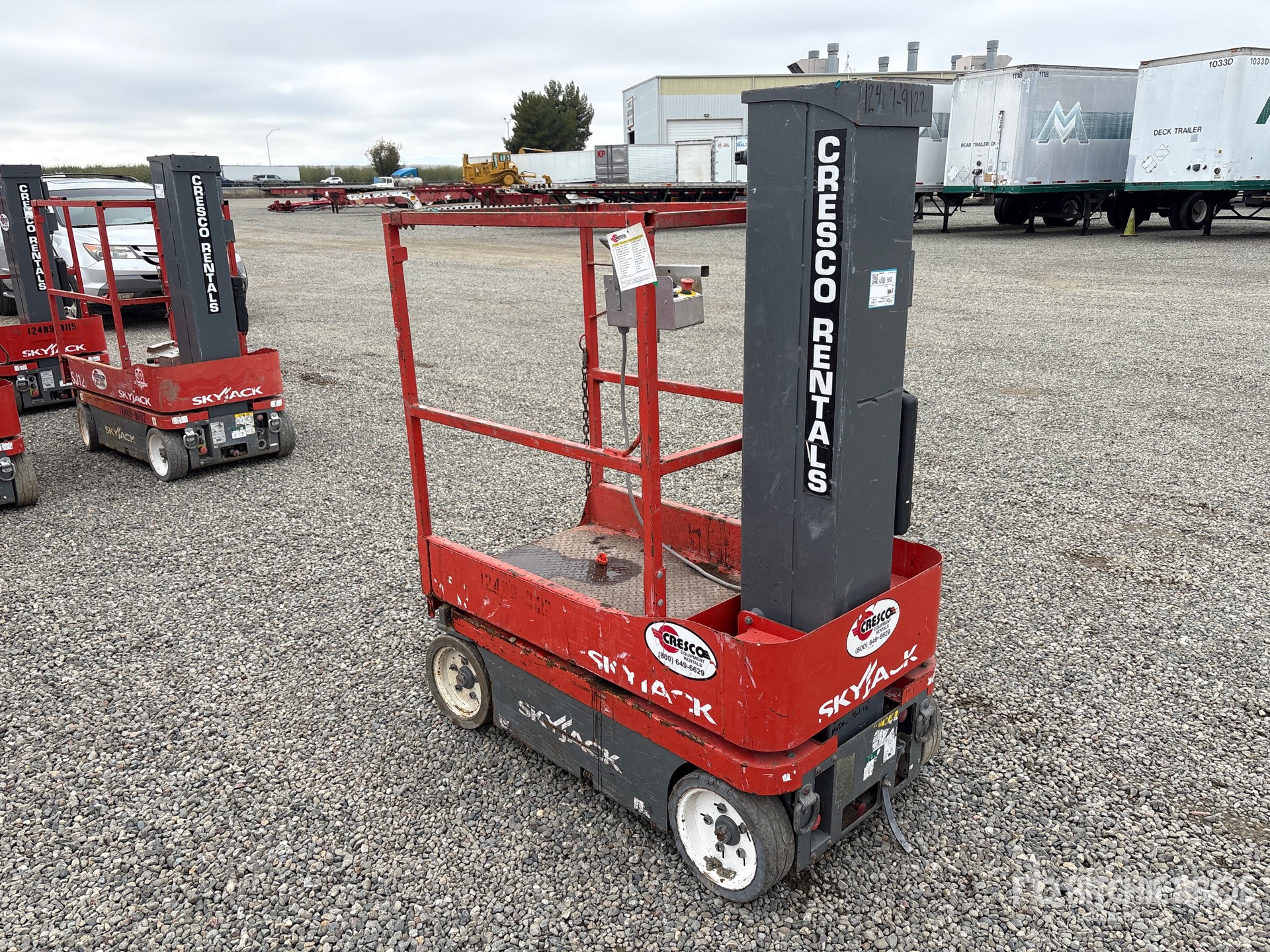 General Appearance with Picture, Left Rear Corner