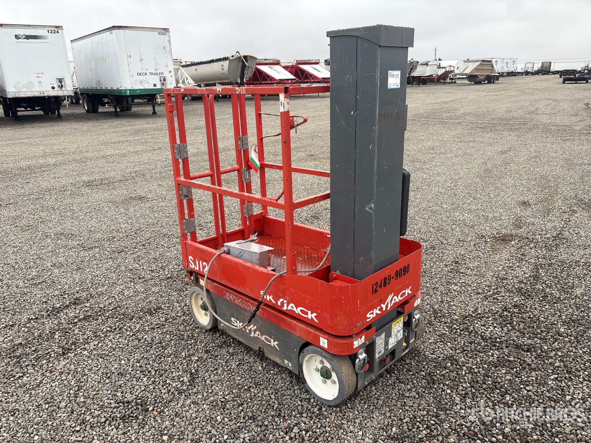 General Appearance with Picture, Left Rear Corner