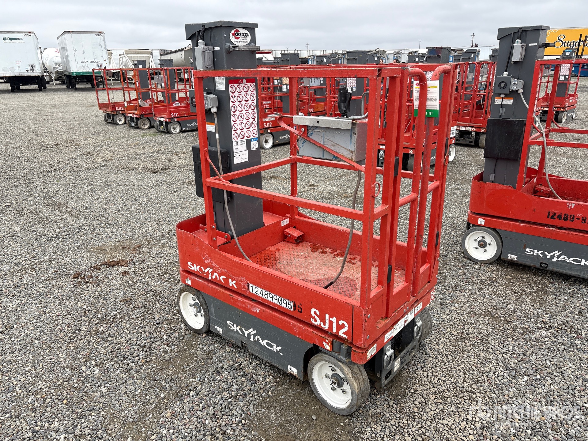 General Appearance with Picture, Right Front Corner