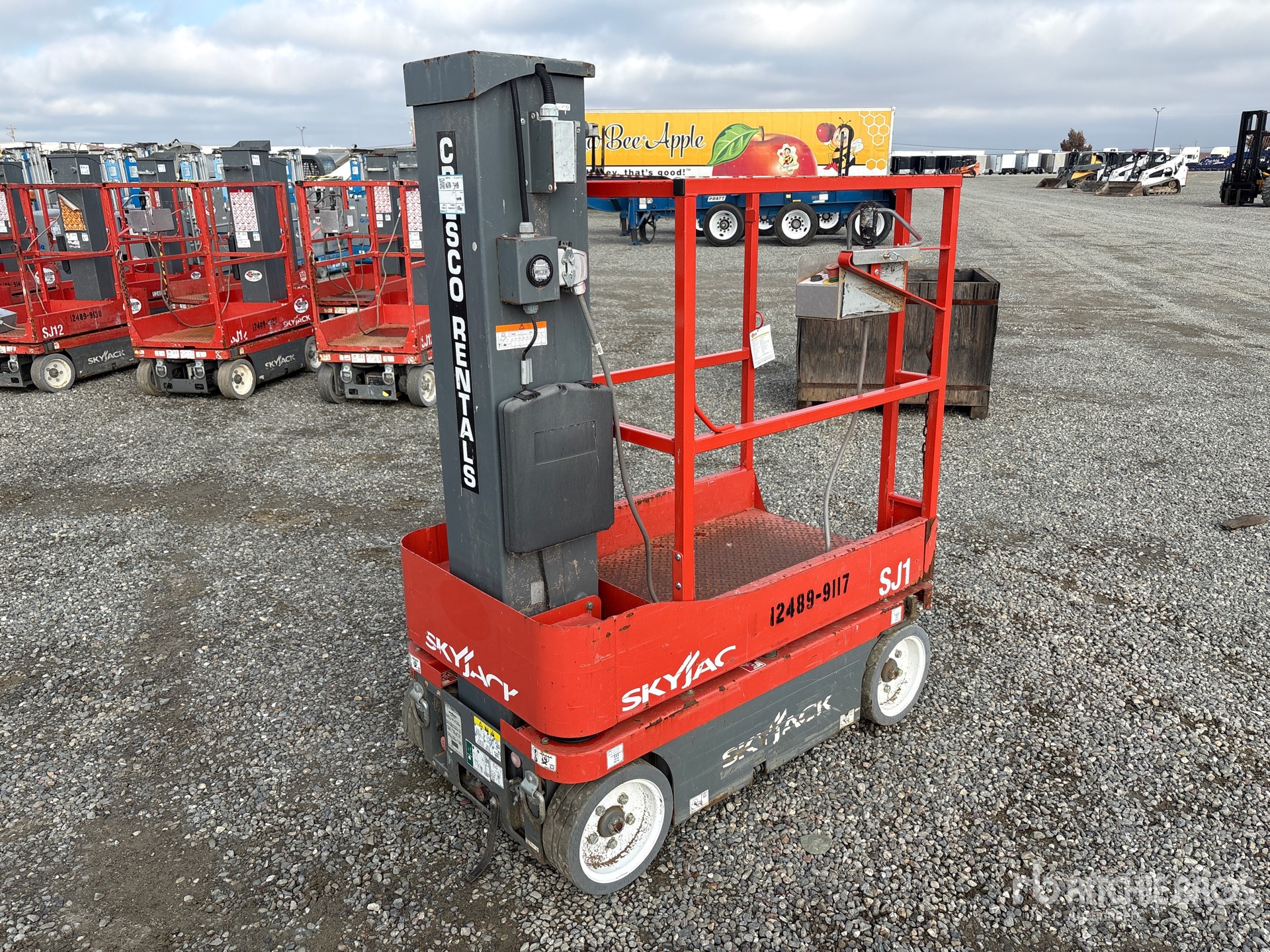 General Appearance with Picture, Right Rear Corner