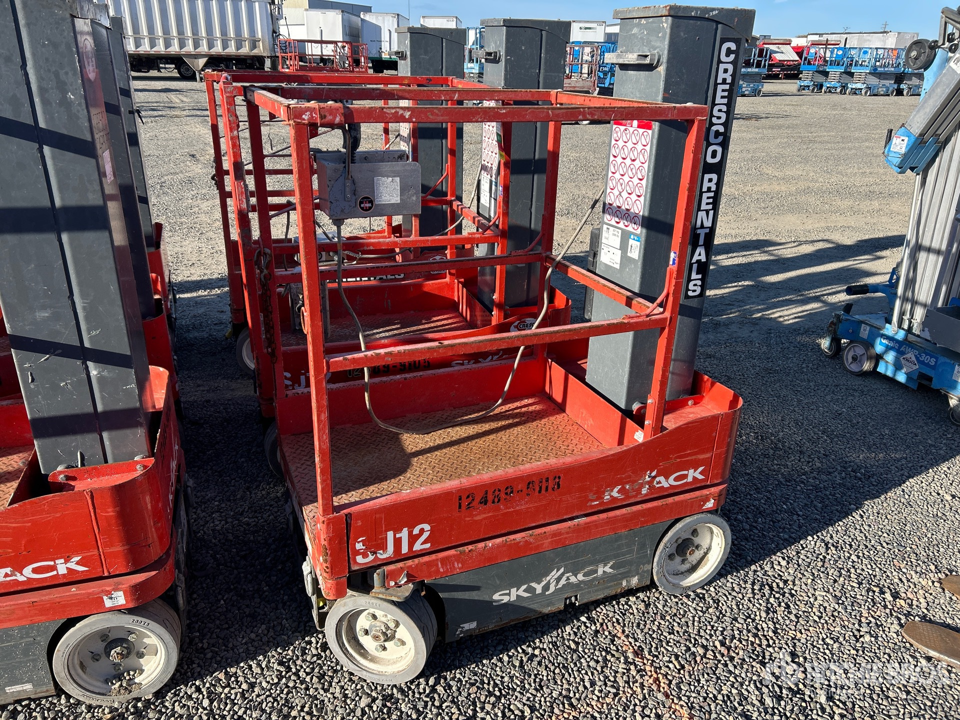 General Appearance with Picture, Left Front Corner