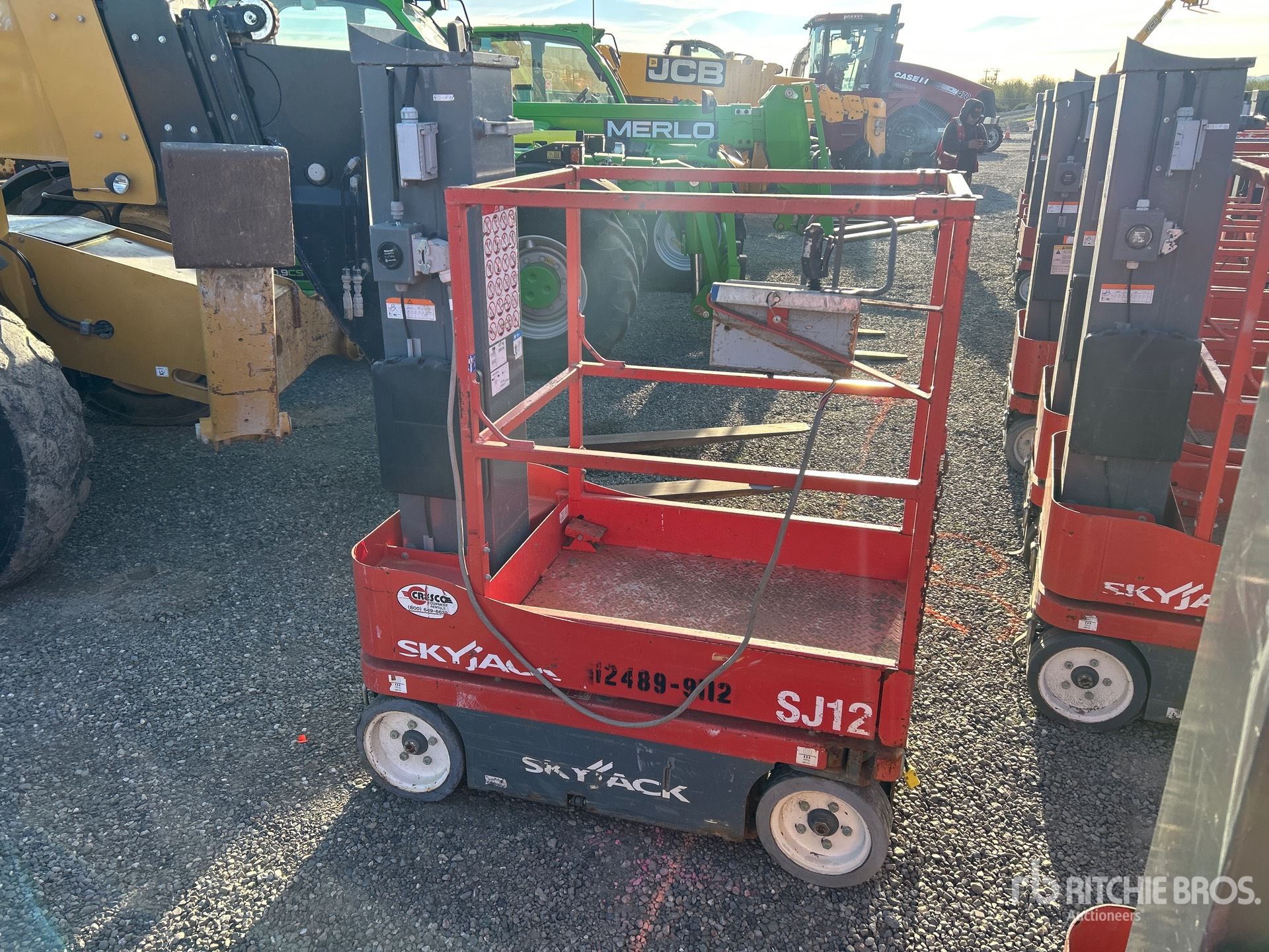 General Appearance with Picture, Right Front Corner