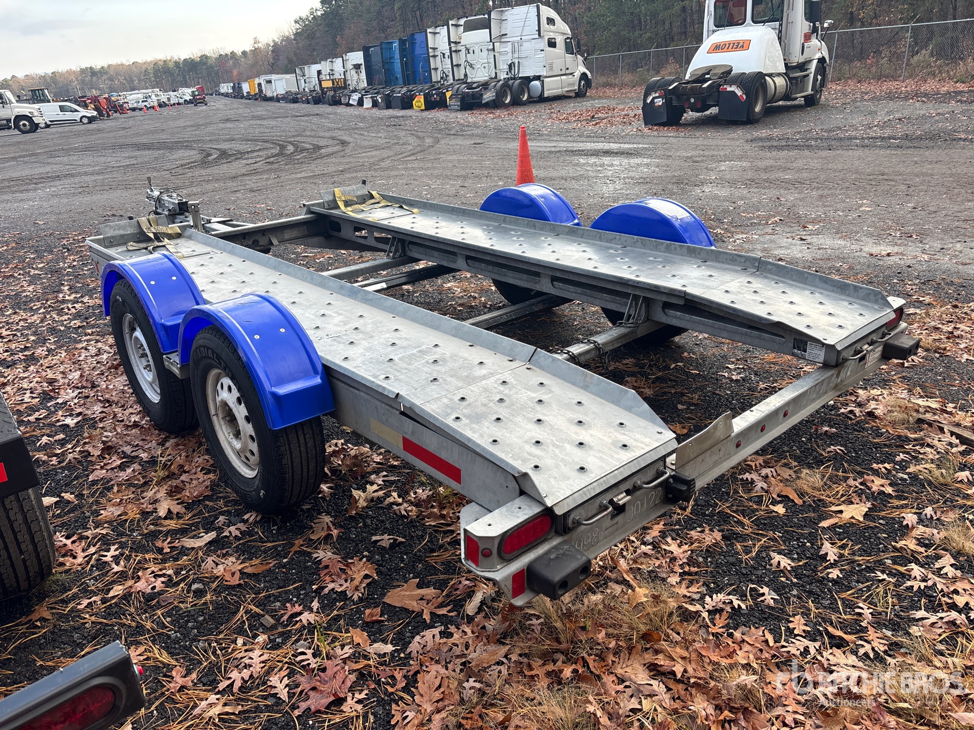 General Appearance with Bild, Ecke hinten links