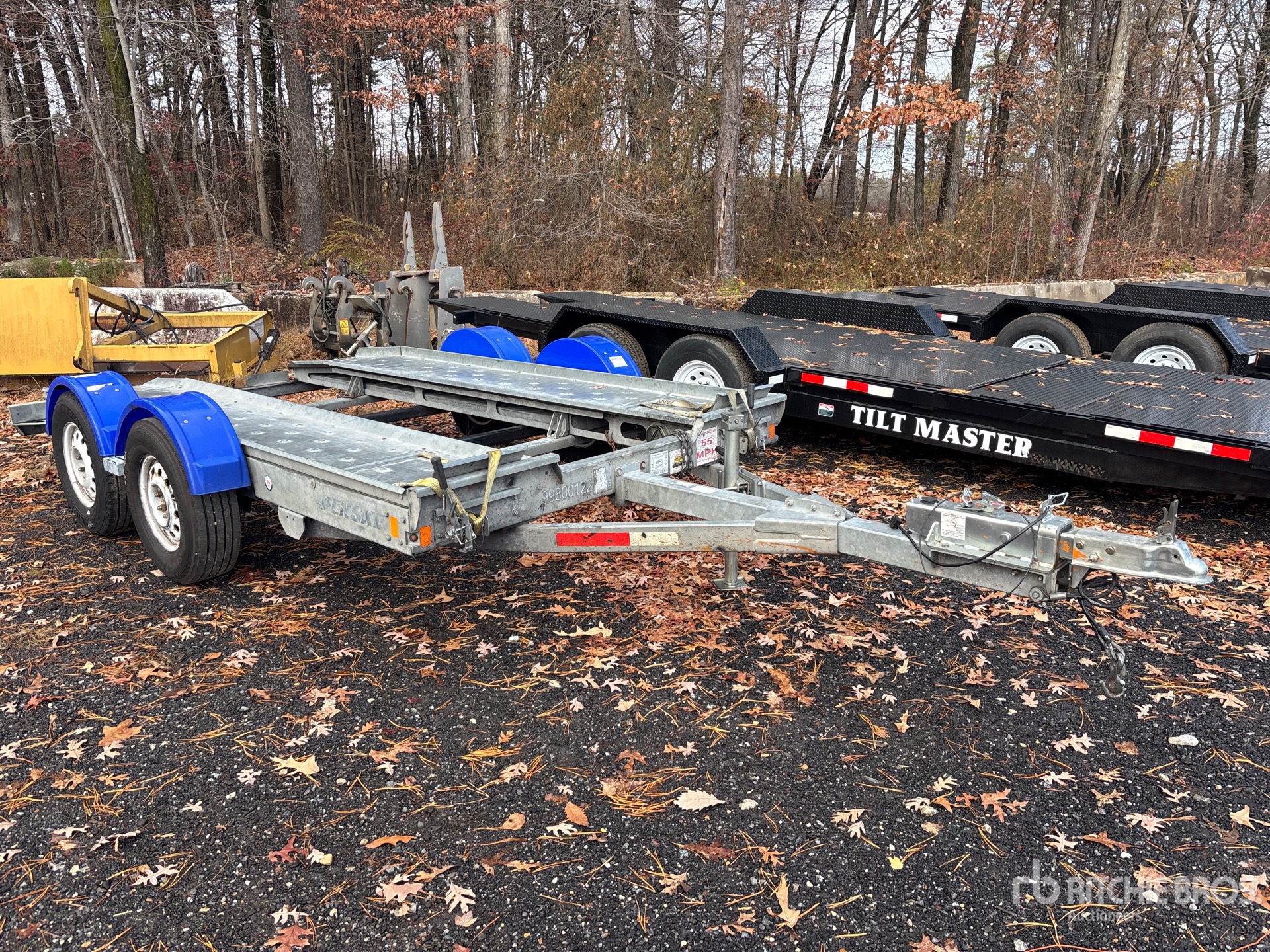 General Appearance with Bild, Ecke vorne rechts