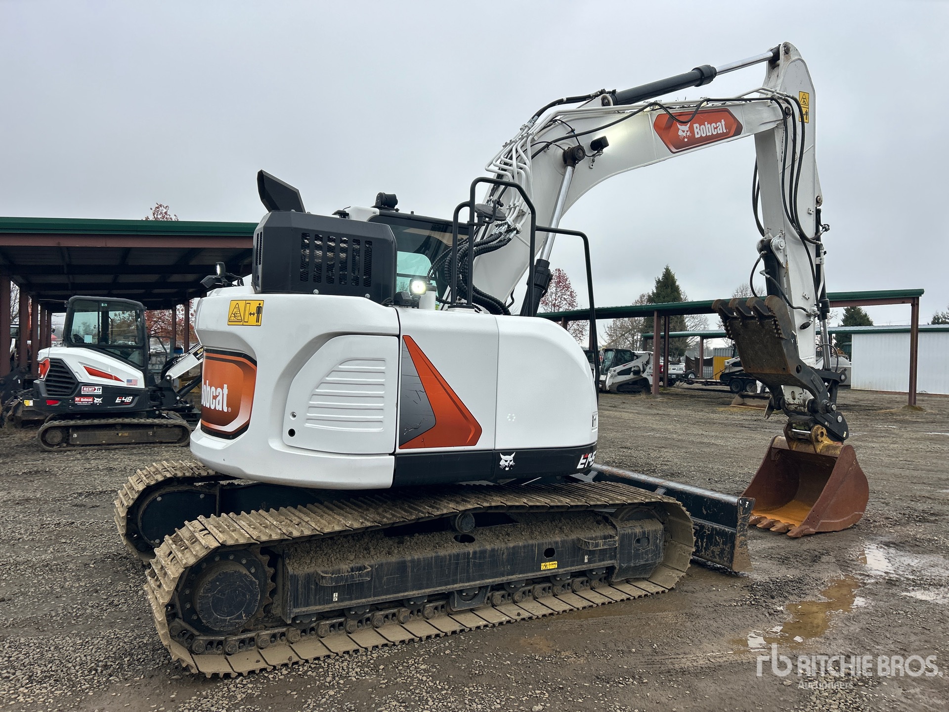 General Appearance with Picture, Right Rear Corner