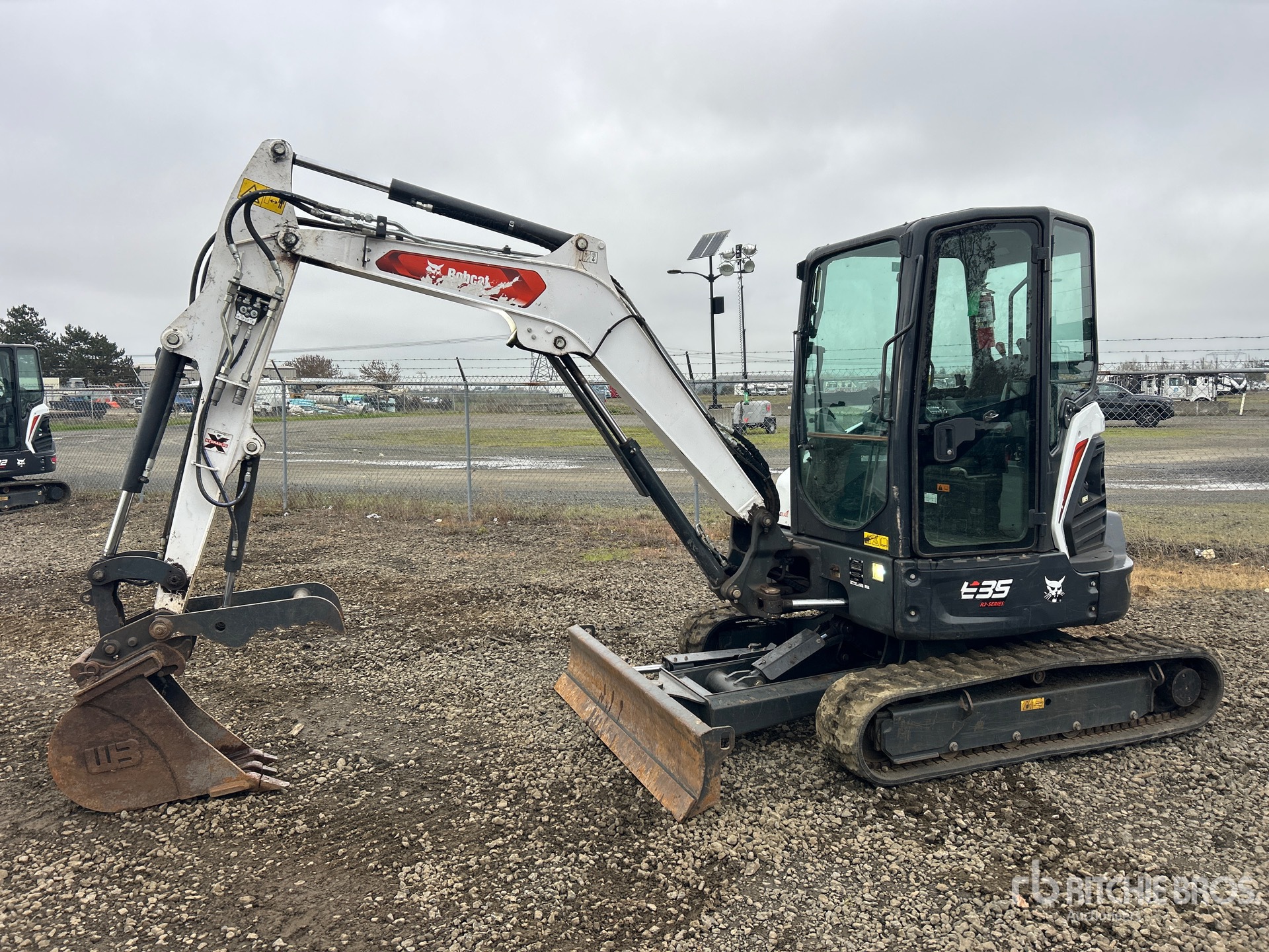 General Appearance with Picture, Left Front Corner