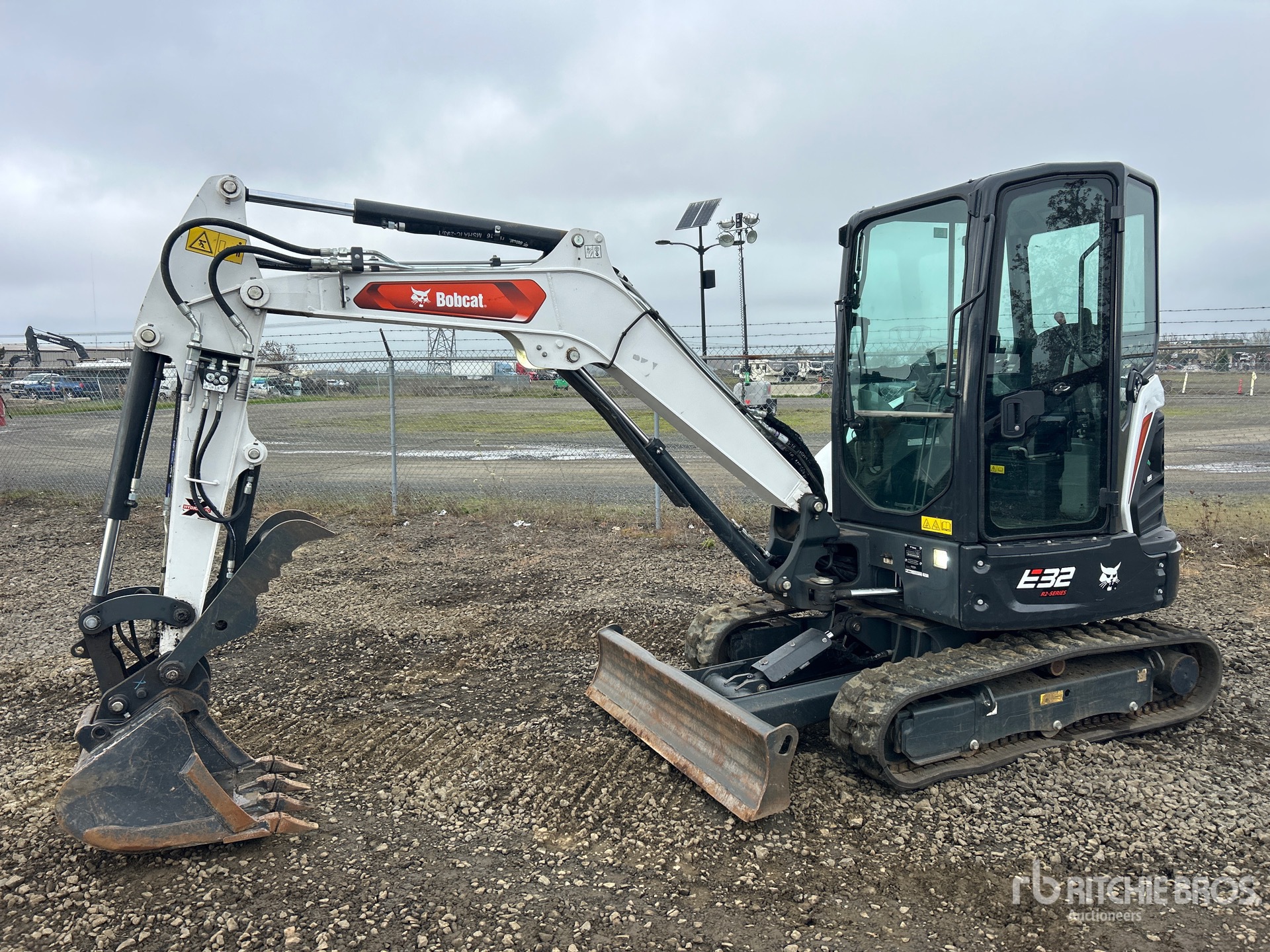 General Appearance with Picture, Left Front Corner