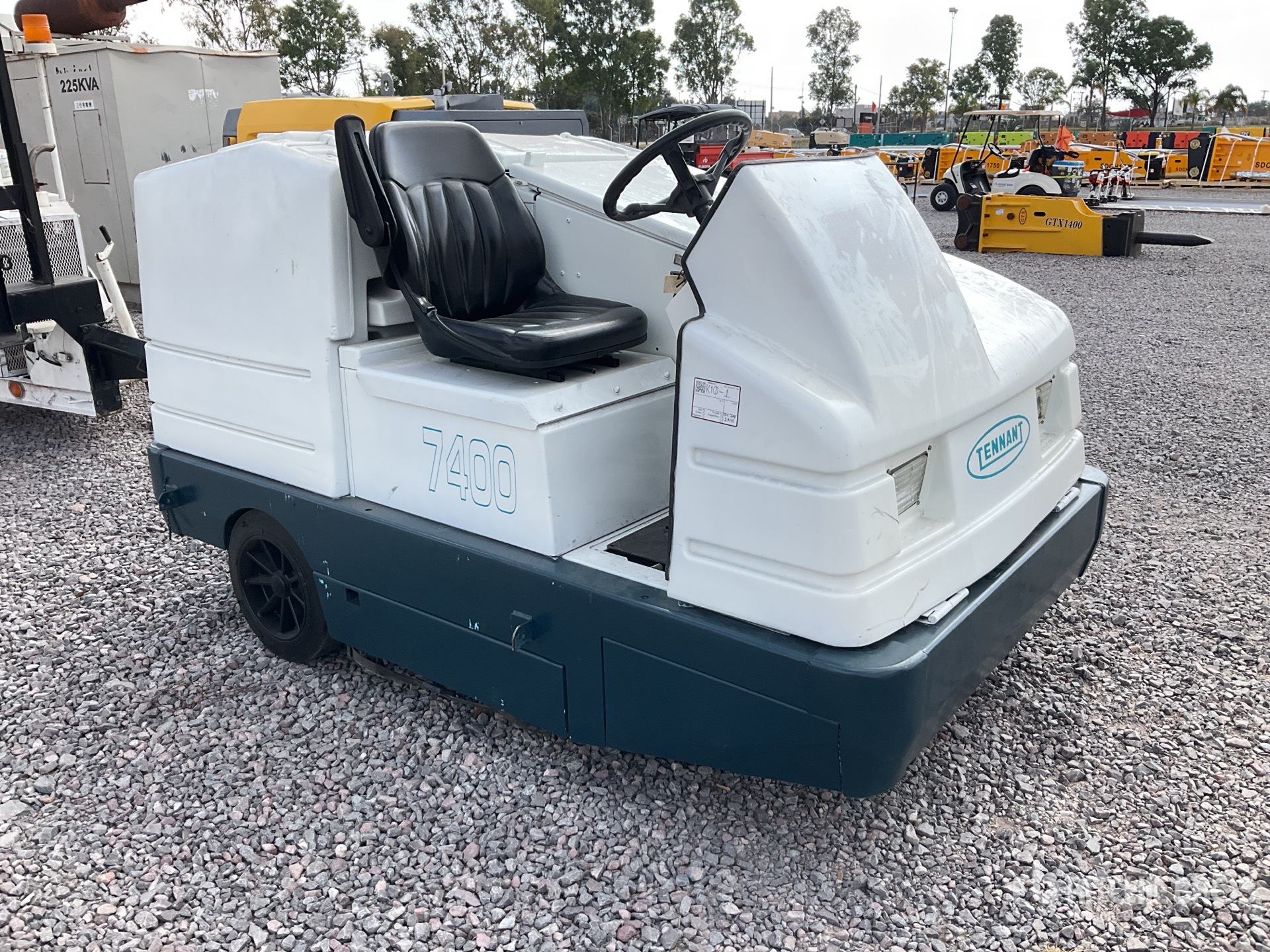 General Appearance with Picture, Right Front Corner