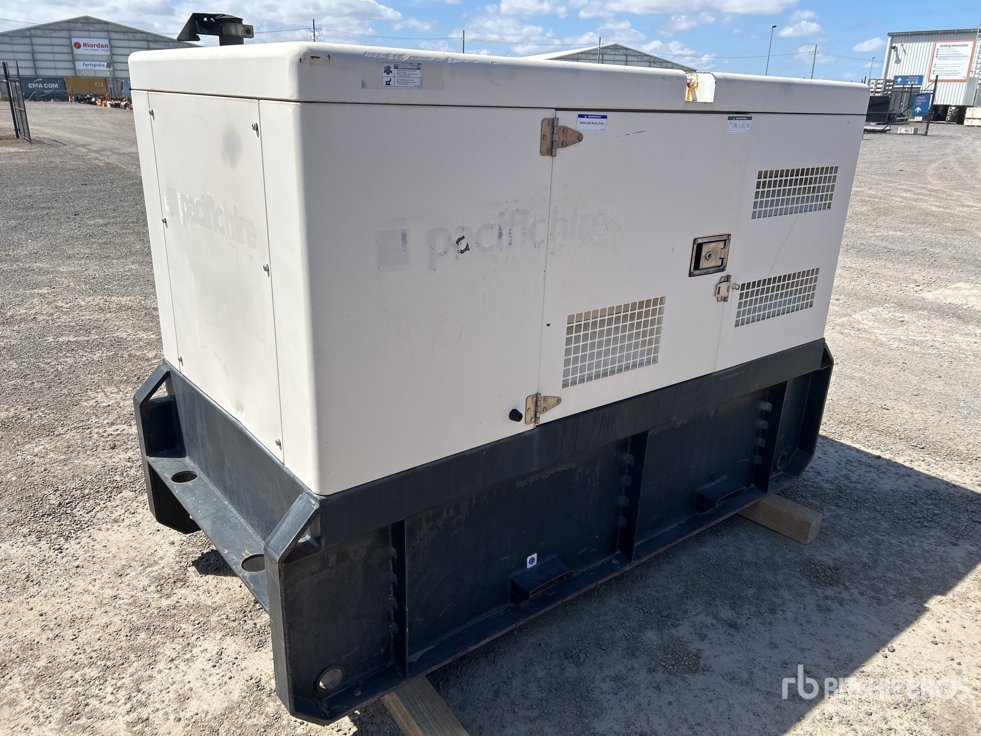 General Appearance with Picture, Left Rear Corner