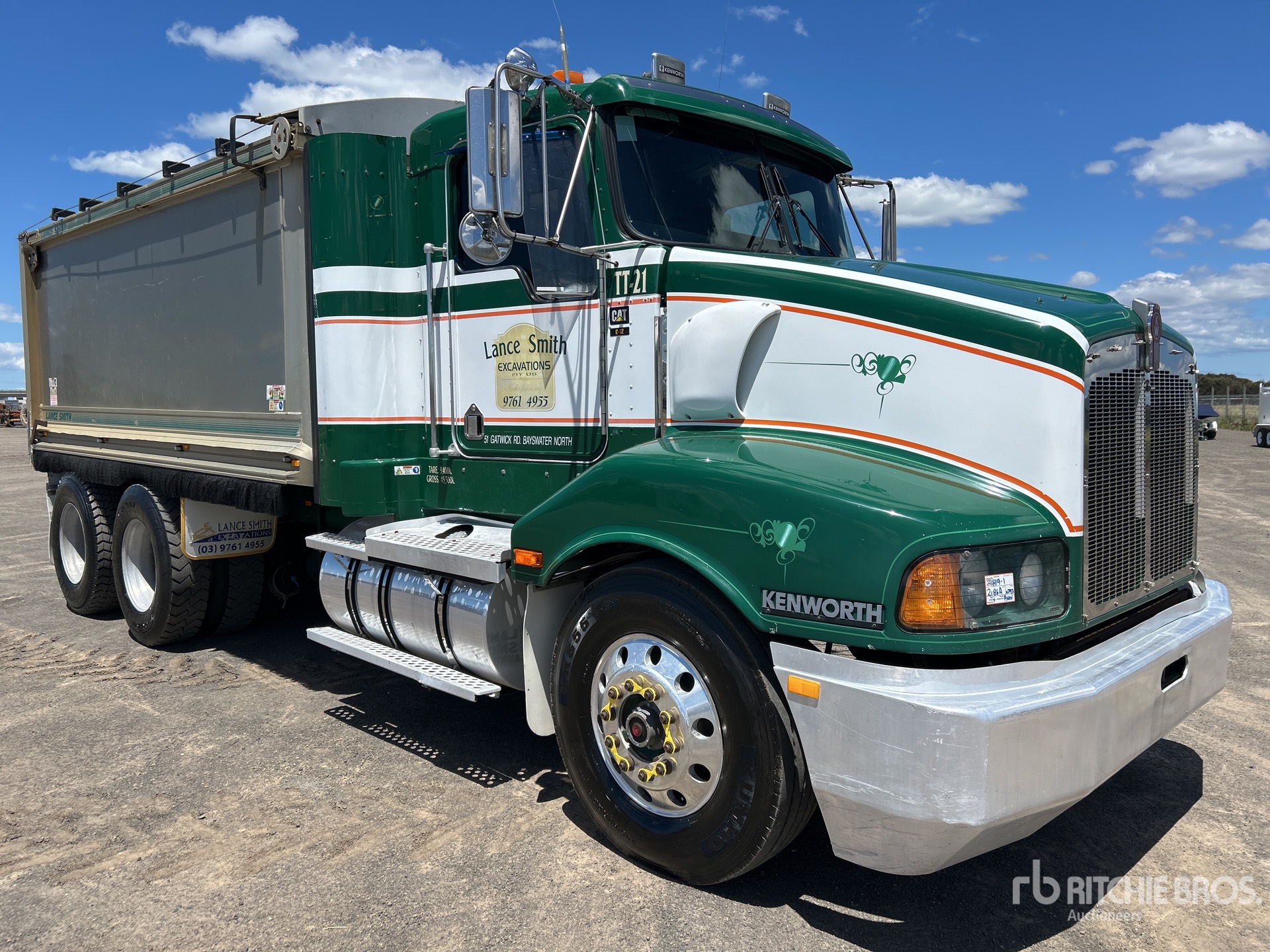 General Appearance with Picture, Left Front Corner