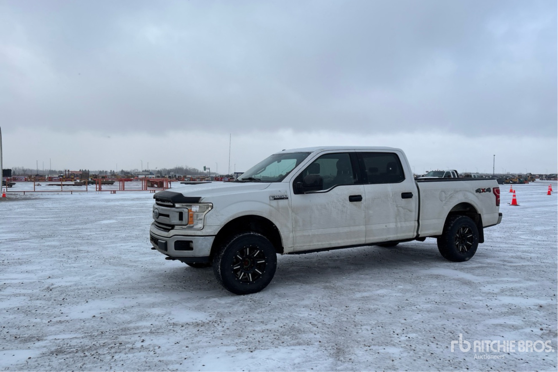 General Appearance with Foto, angolo anteriore sinistro