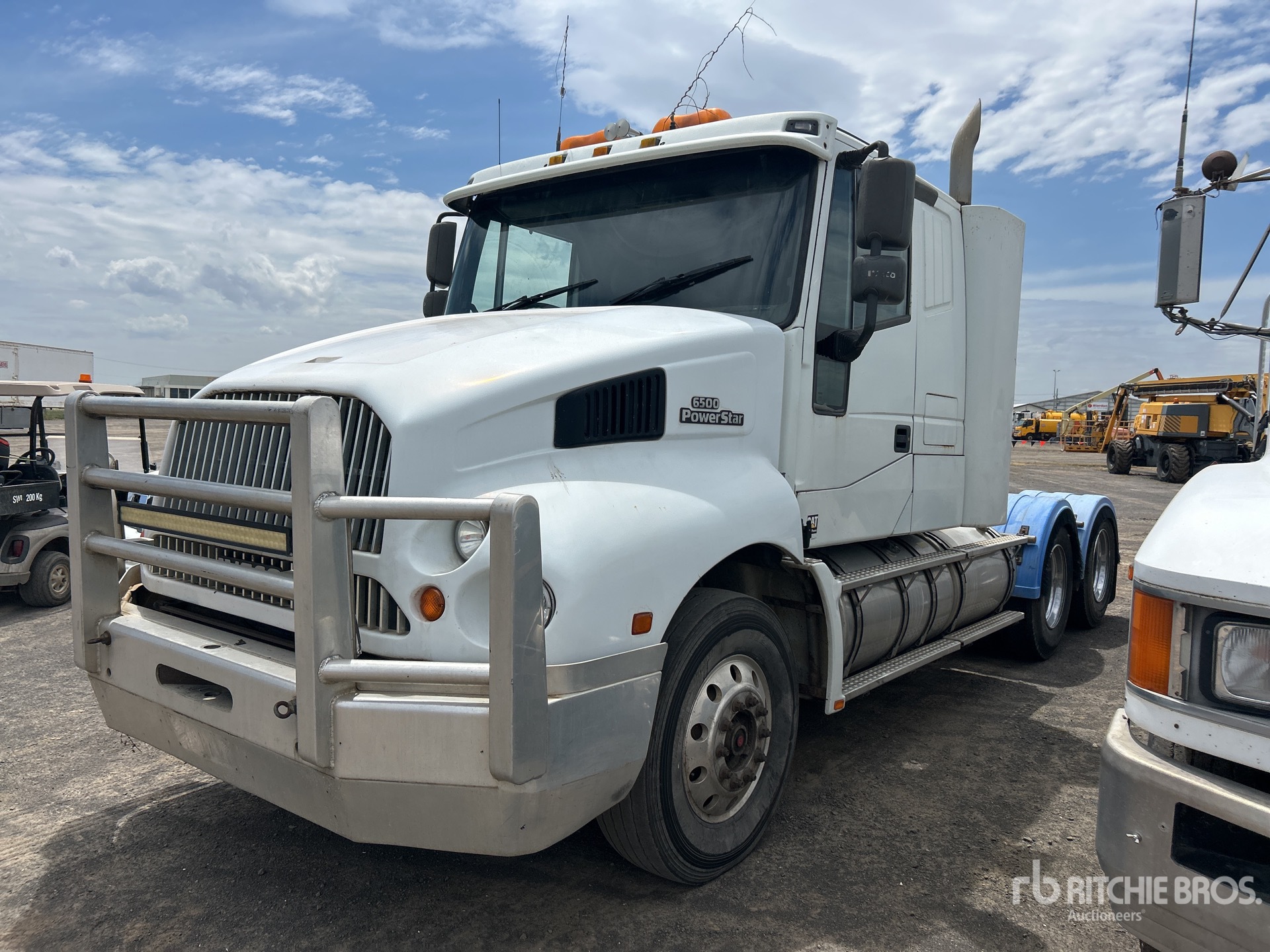 General Appearance with Foto, angolo anteriore destro