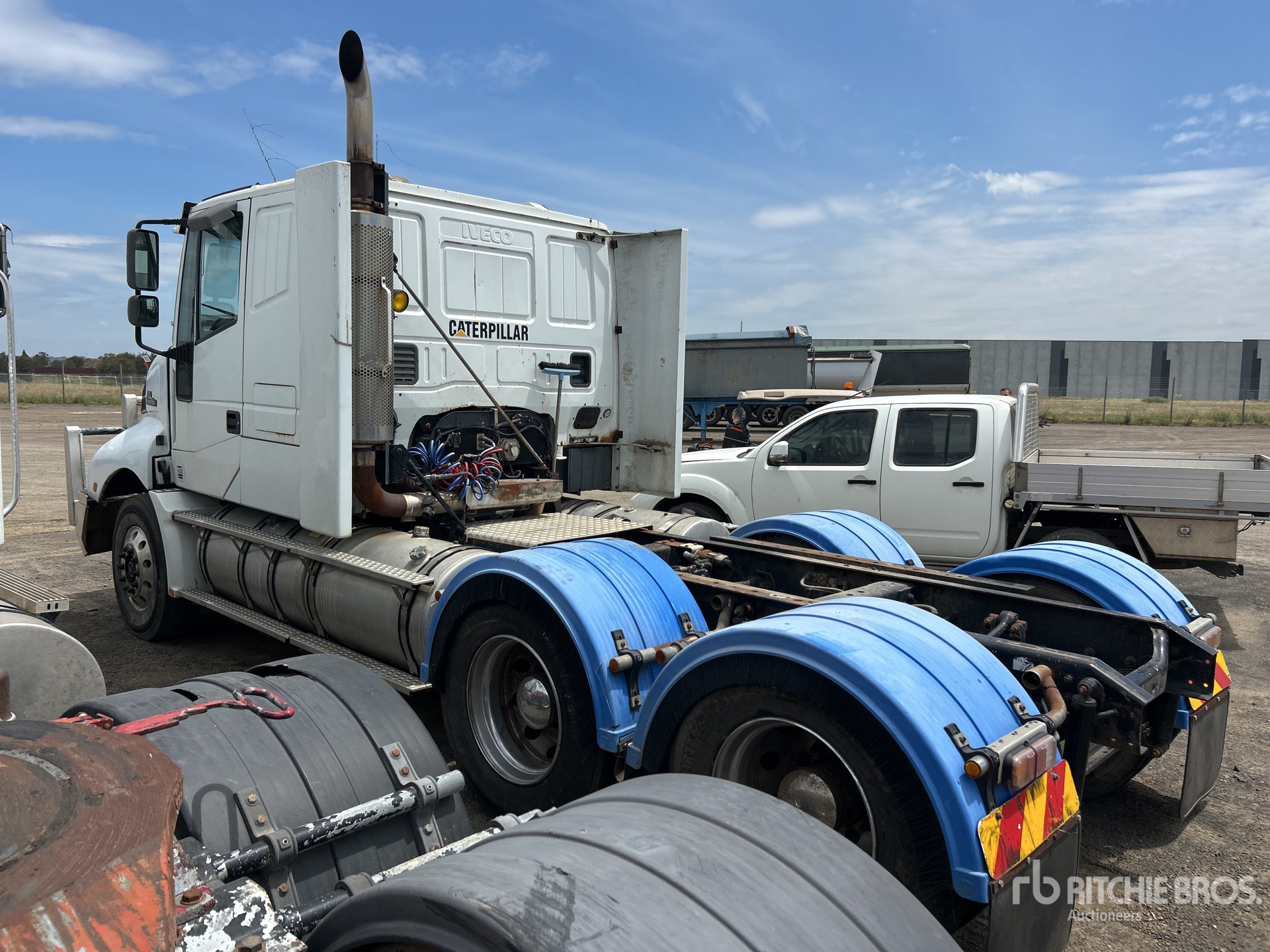 General Appearance with Foto, angolo anteriore sinistro