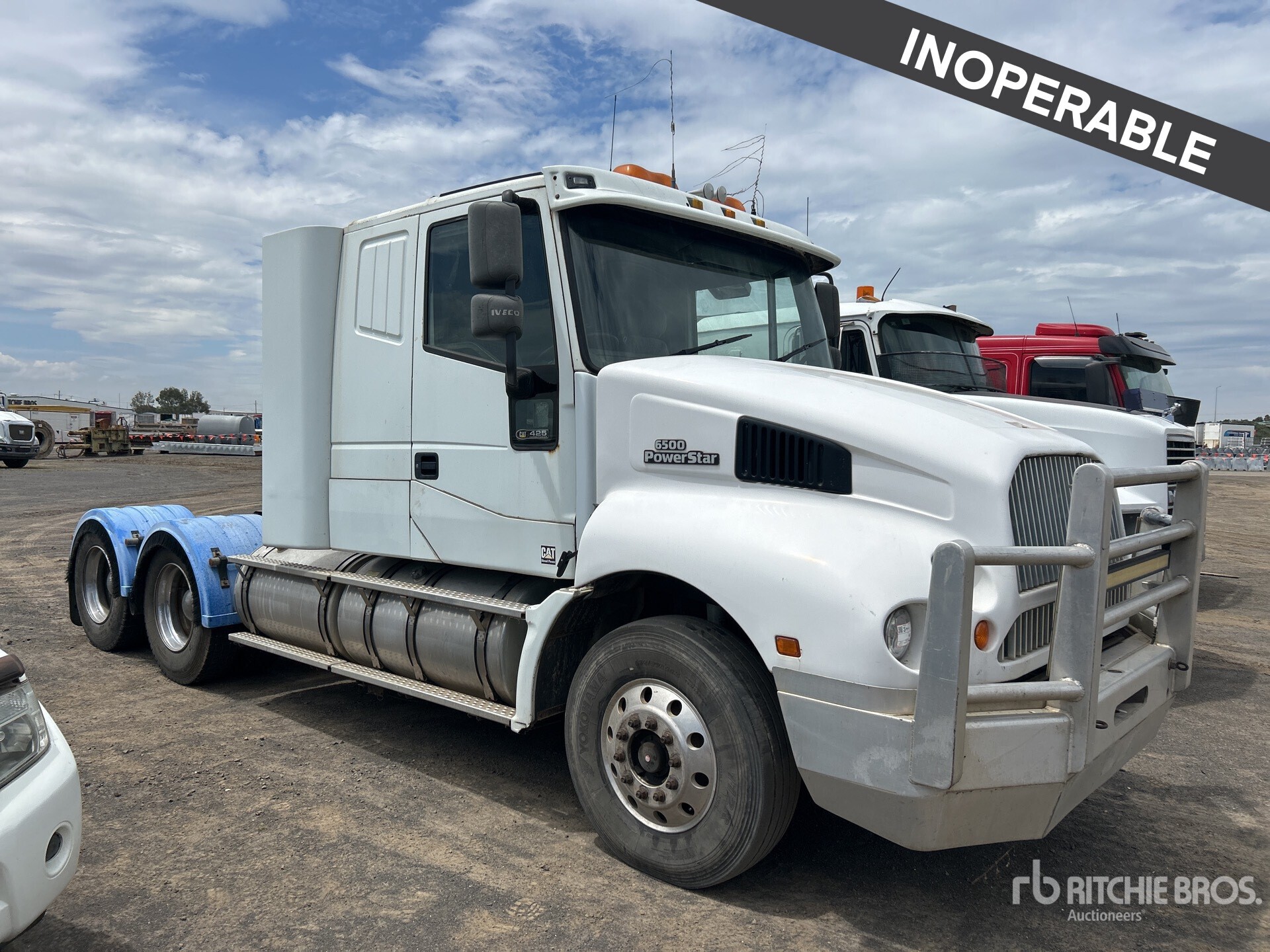 General Appearance with Foto, angolo anteriore sinistro