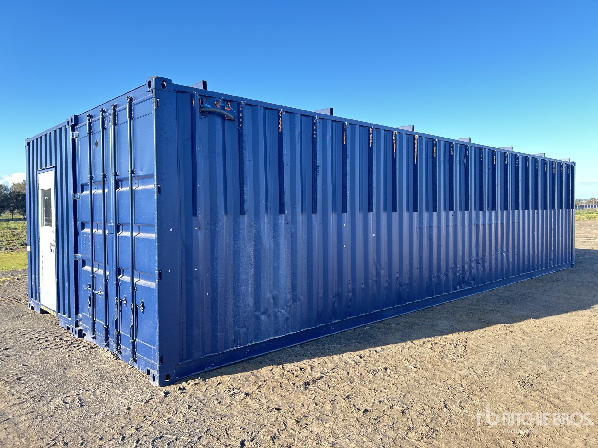 Aspect général with Image, coin arrière droit