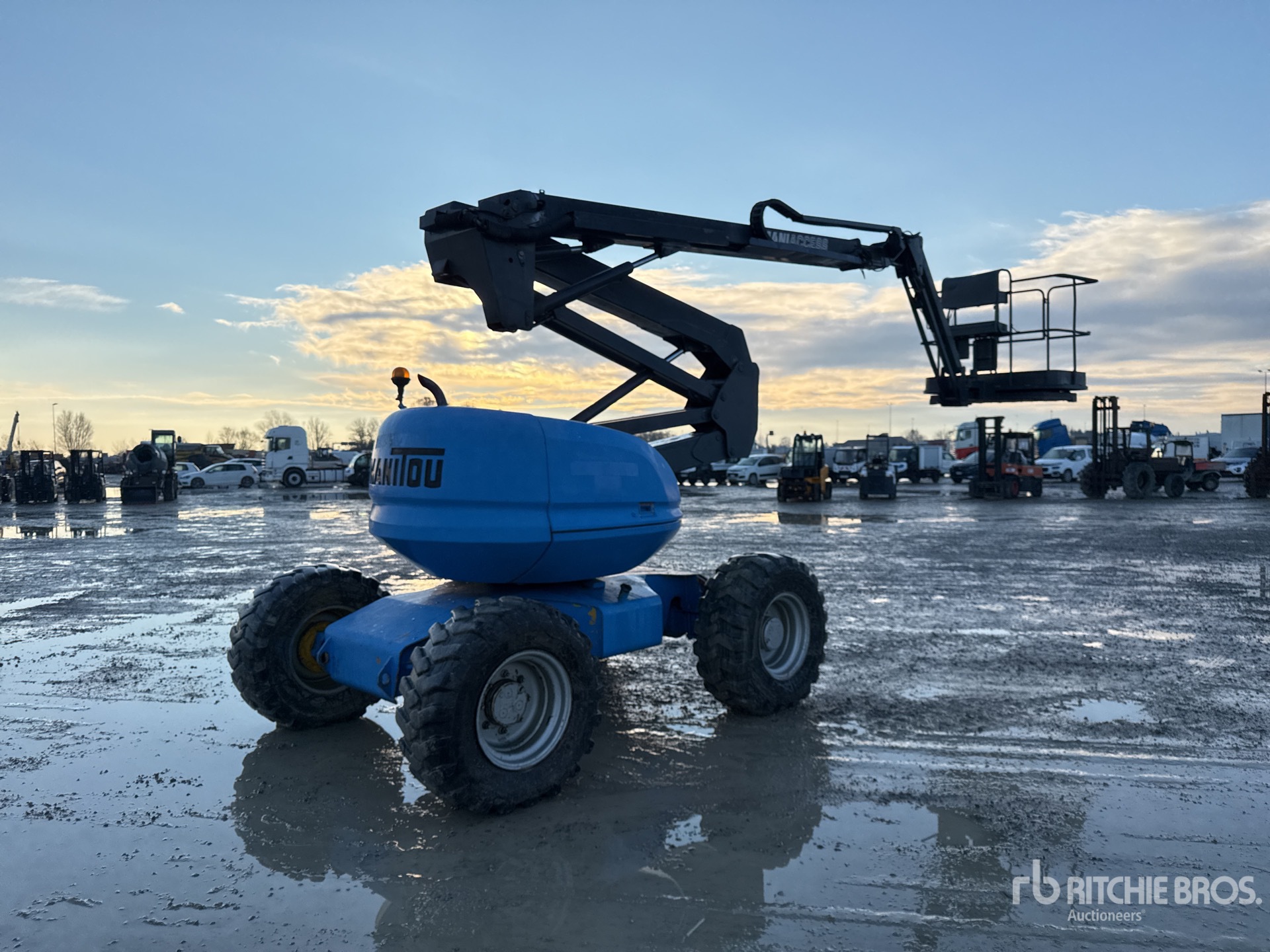 General Appearance with Picture, Right Rear Corner