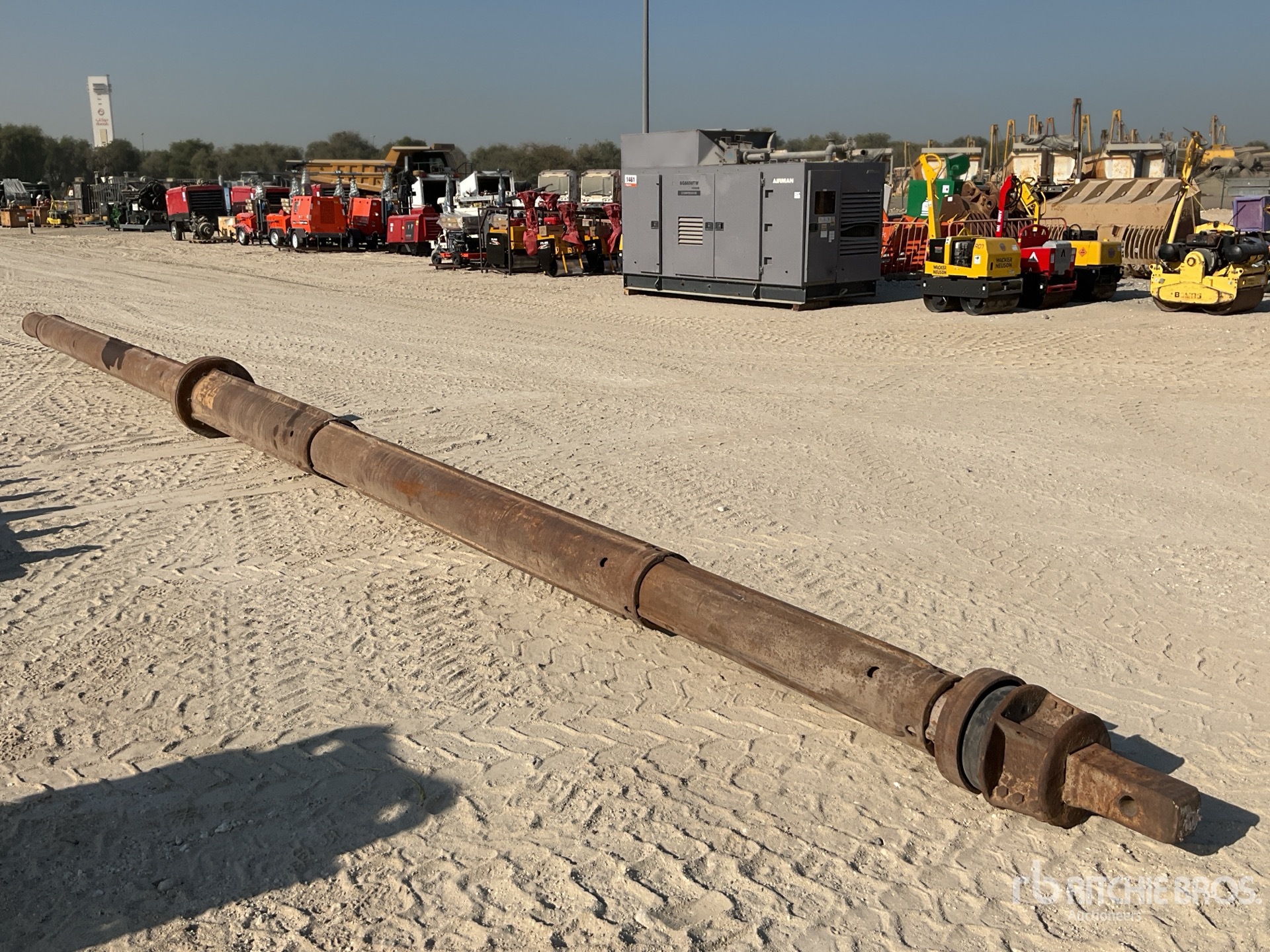 General Appearance with Bild, Ecke vorne links