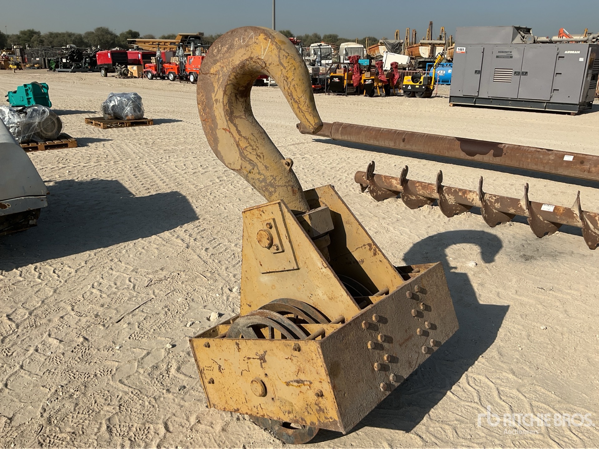 General Appearance with Bild, Ecke vorne rechts