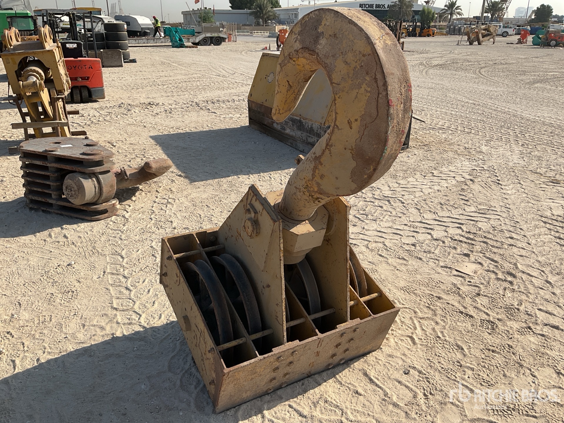 General Appearance with Bild, Ecke hinten links