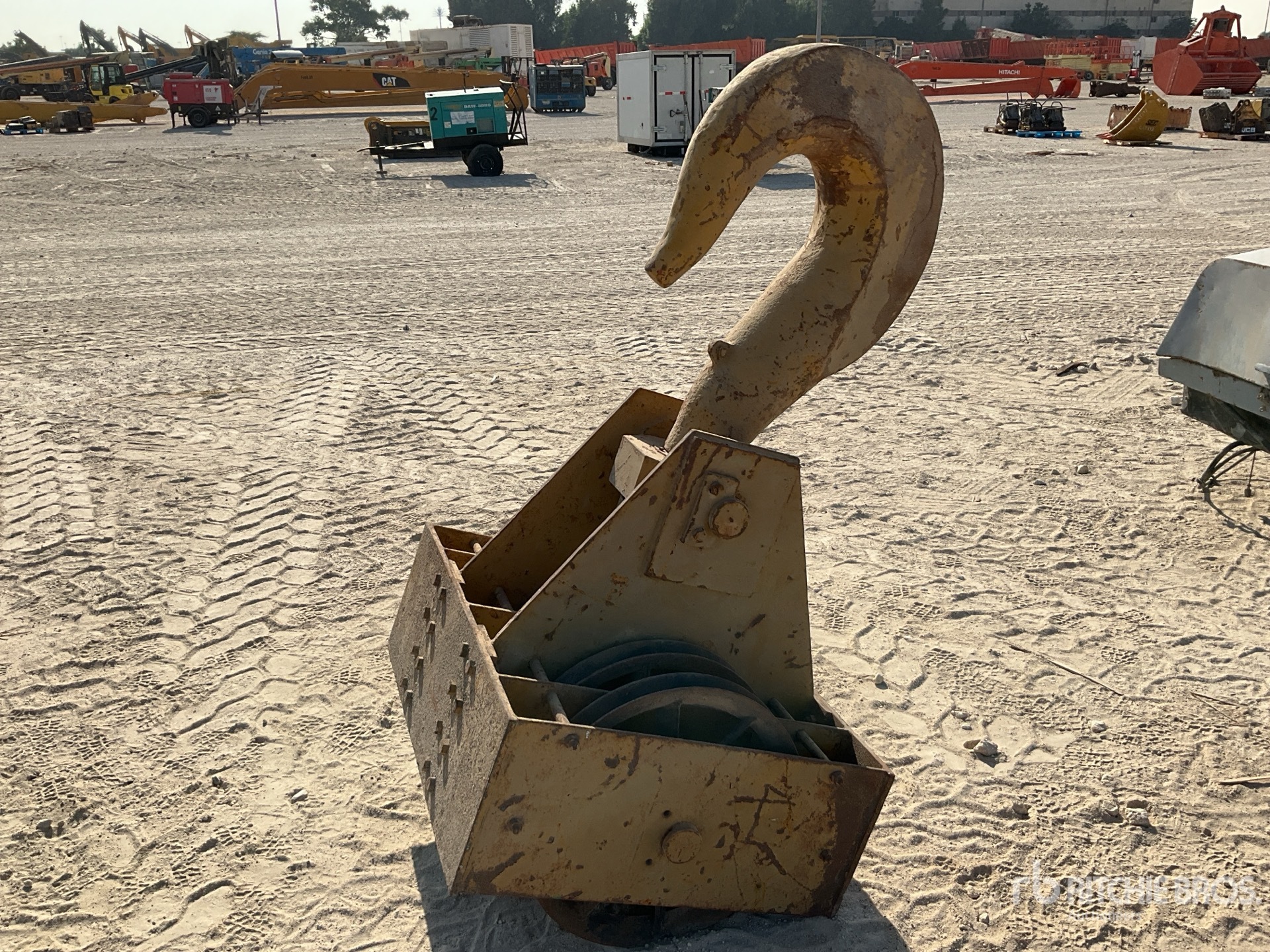 General Appearance with Bild, Ecke vorne links