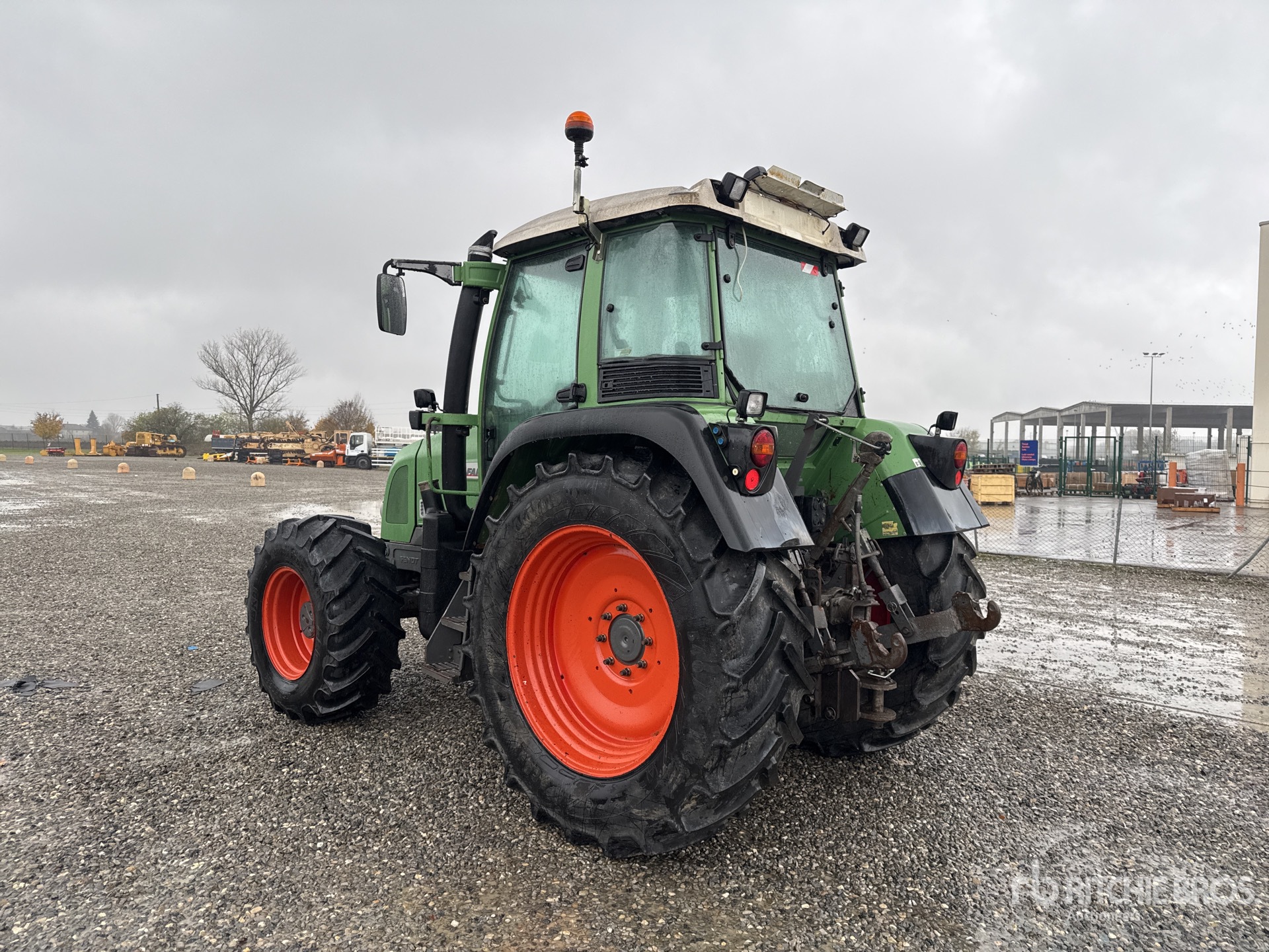 General Appearance with Foto, angolo posteriore sinistro