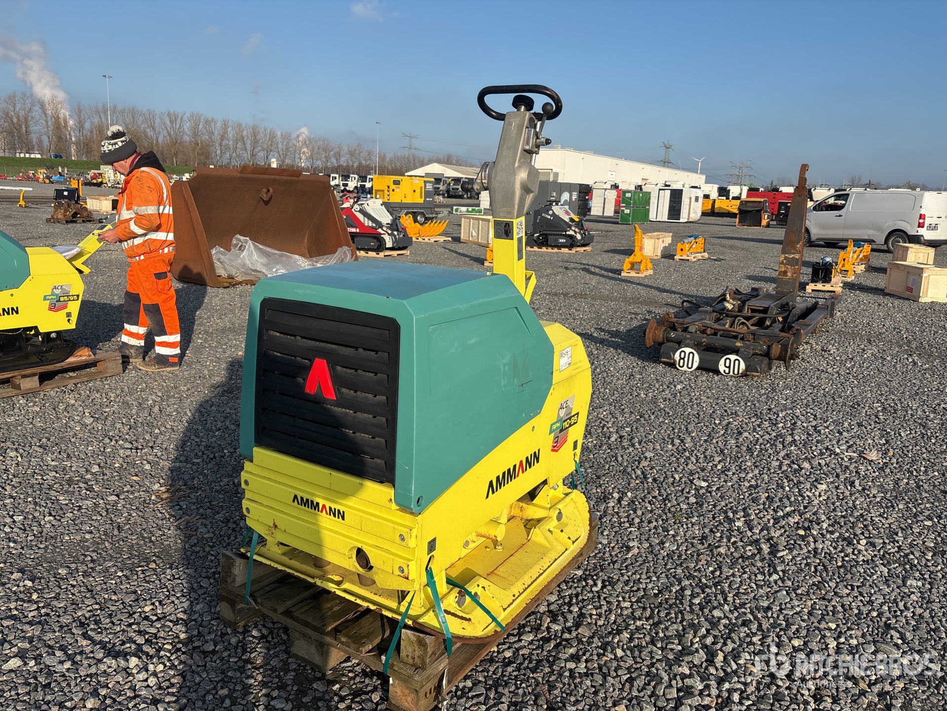 General Appearance with Imagen: esquina trasera derecha