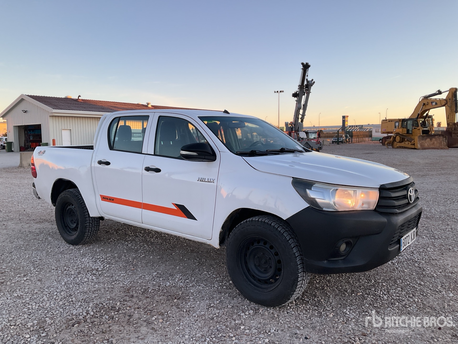 General Appearance with Picture, Right Front Corner