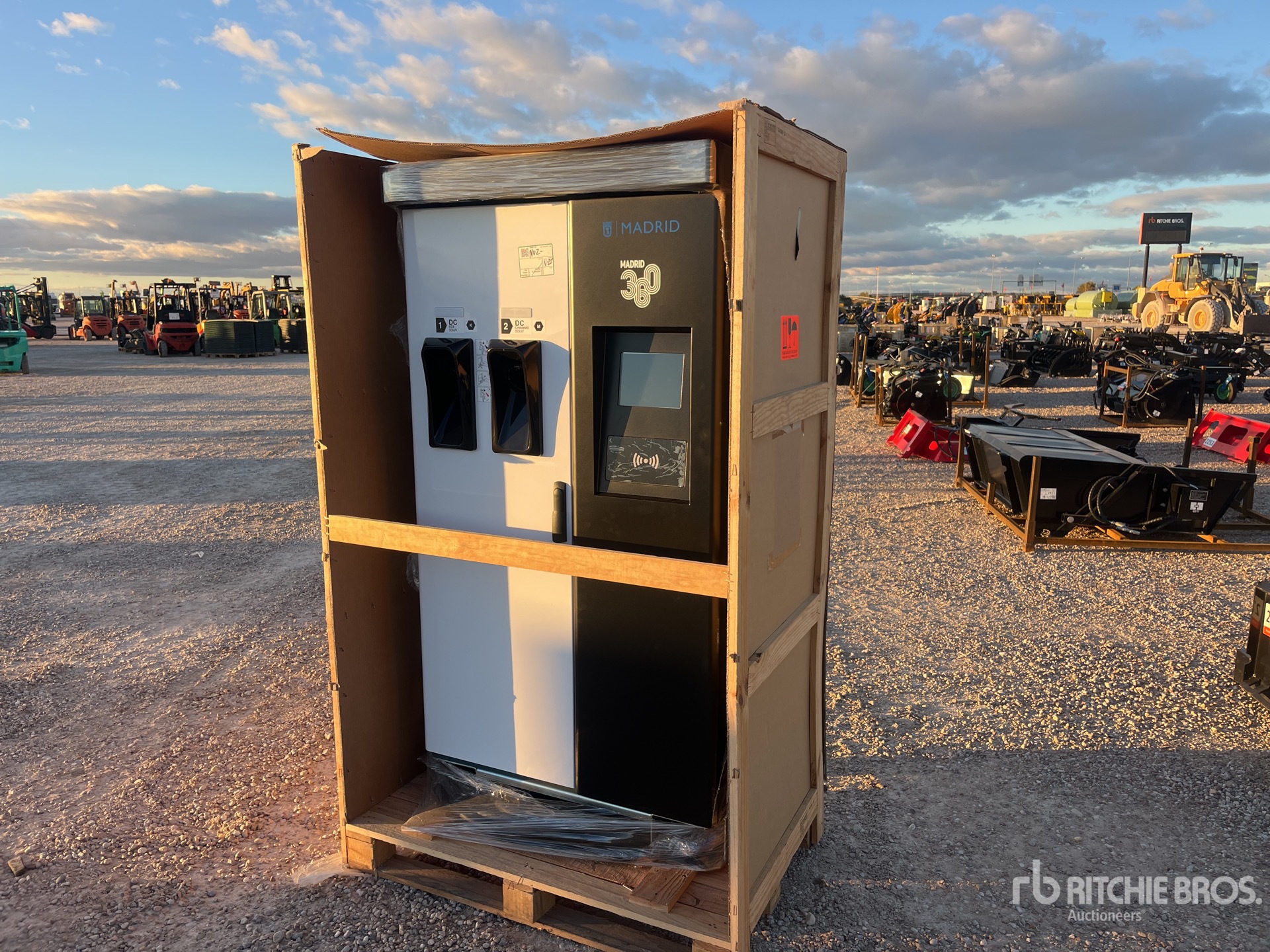 General Appearance with Picture, Left Front Corner