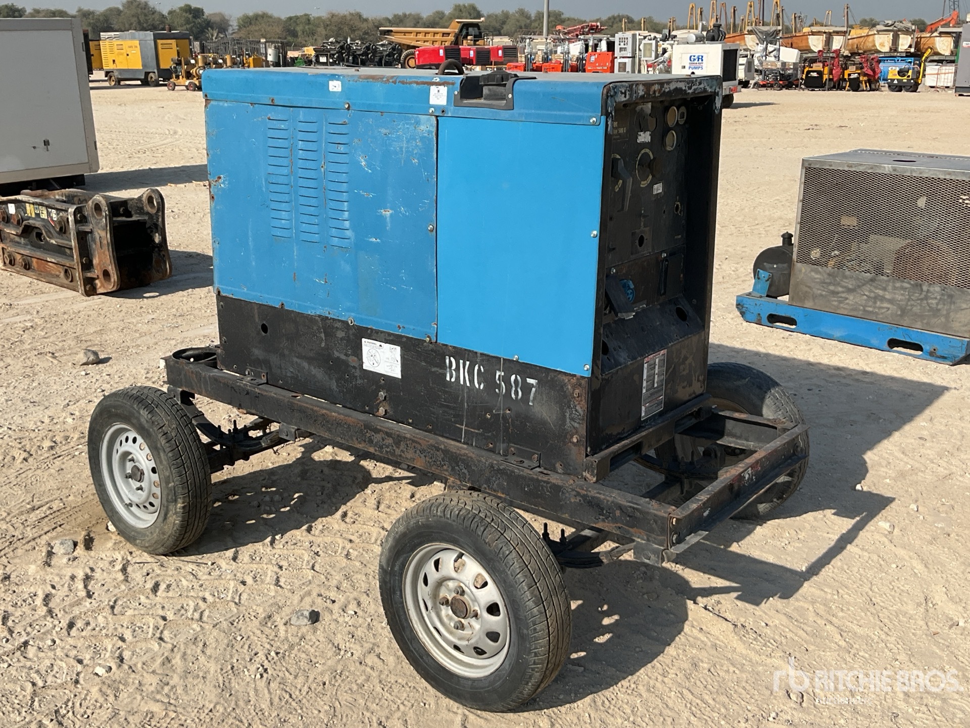 Aspect général with Image, coin arrière gauche