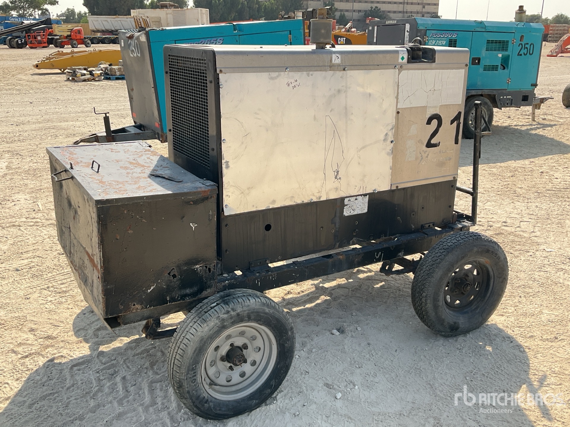 Aspect général with Image, coin arrière droit