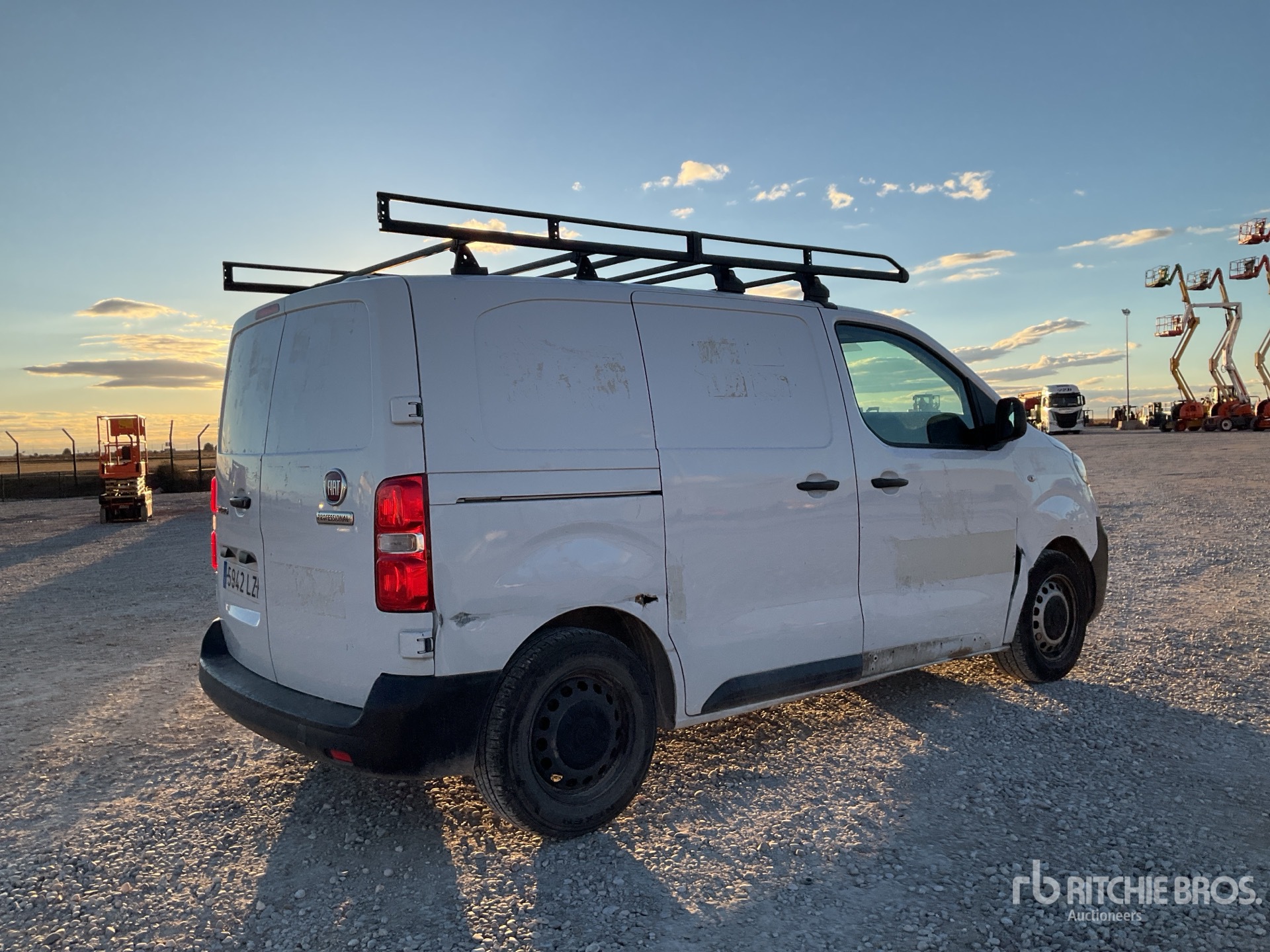 Aspect général with Image, coin arrière droit