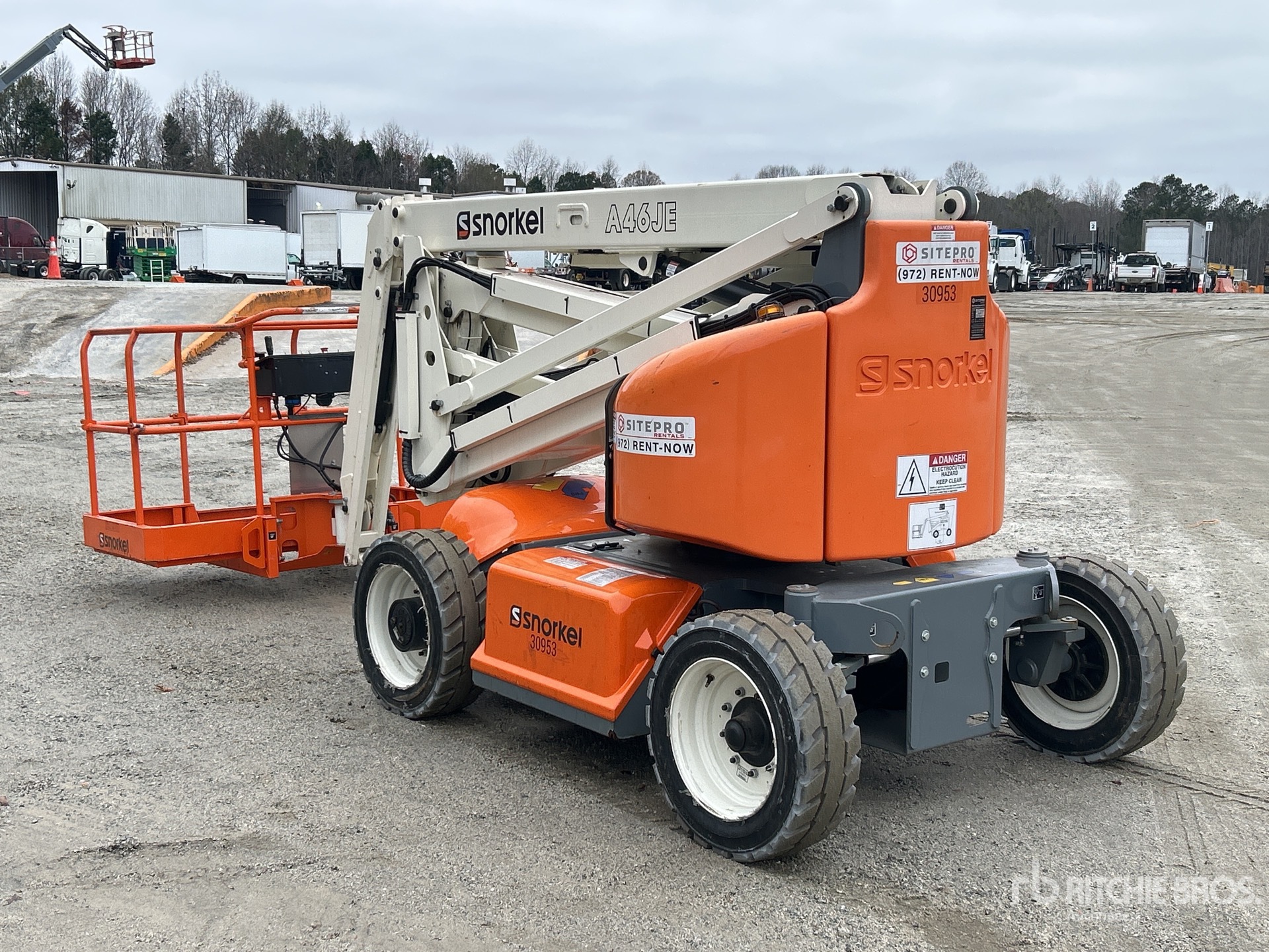 General Appearance with Foto, angolo posteriore sinistro