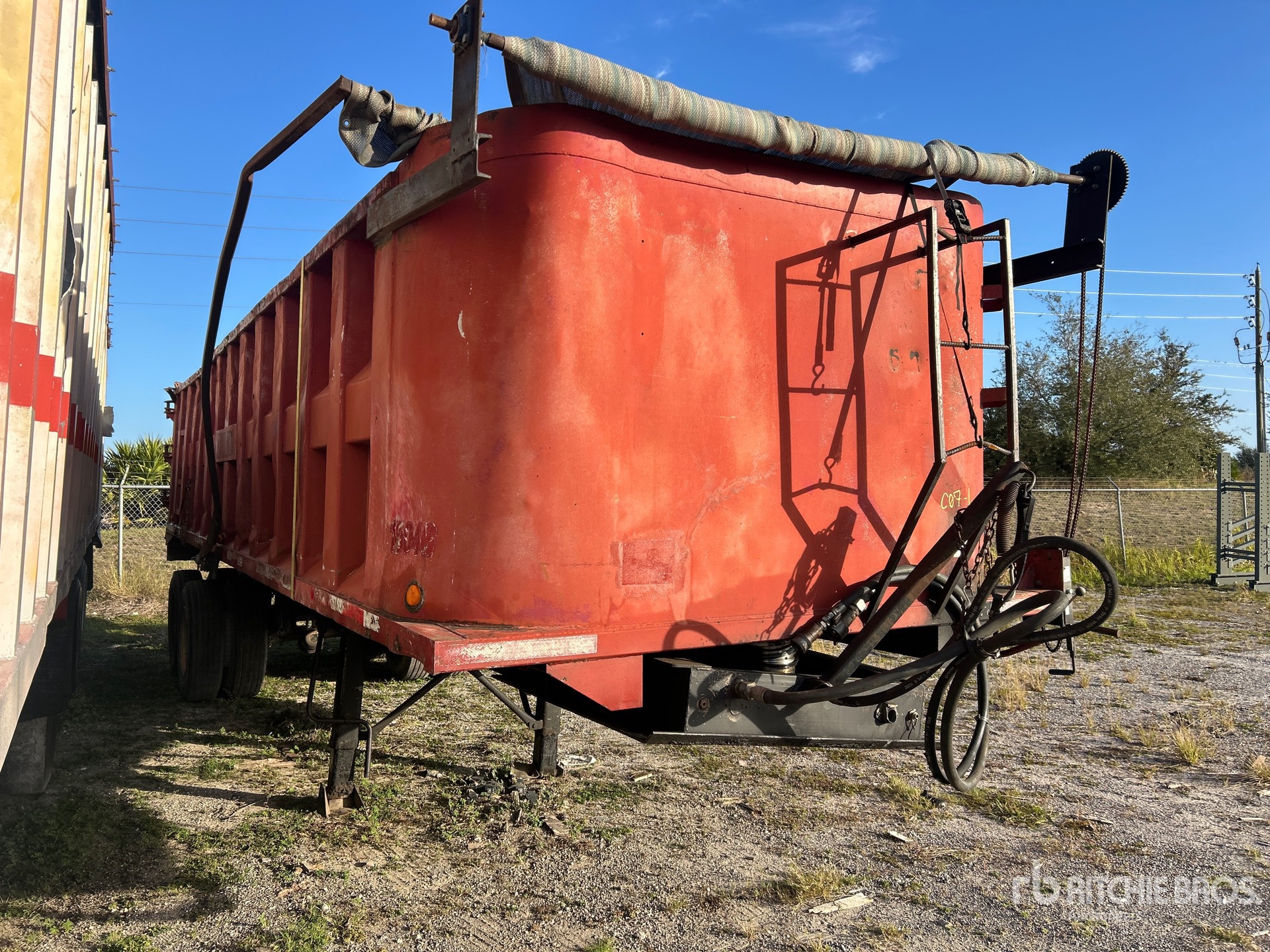 General Appearance with Image, coin avant droit