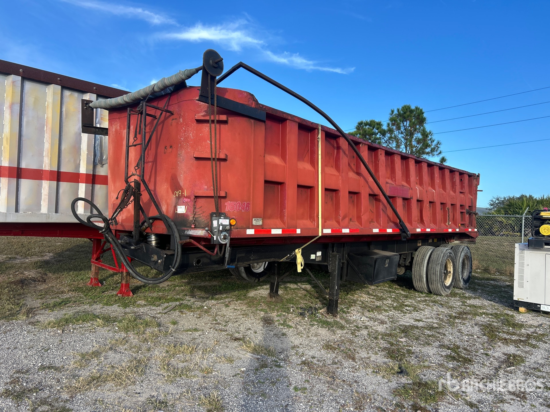 General Appearance with Image, coin avant gauche