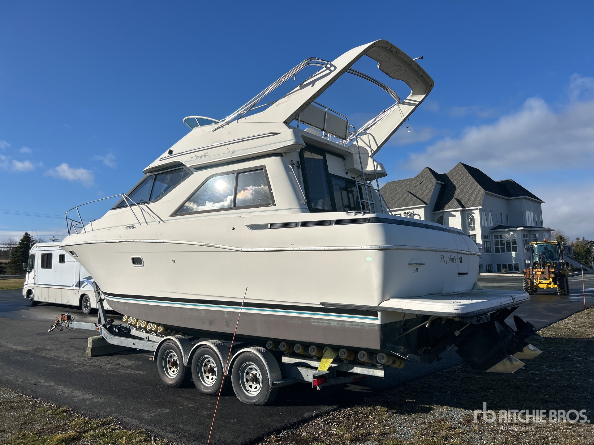 General Appearance with Foto, angolo posteriore sinistro