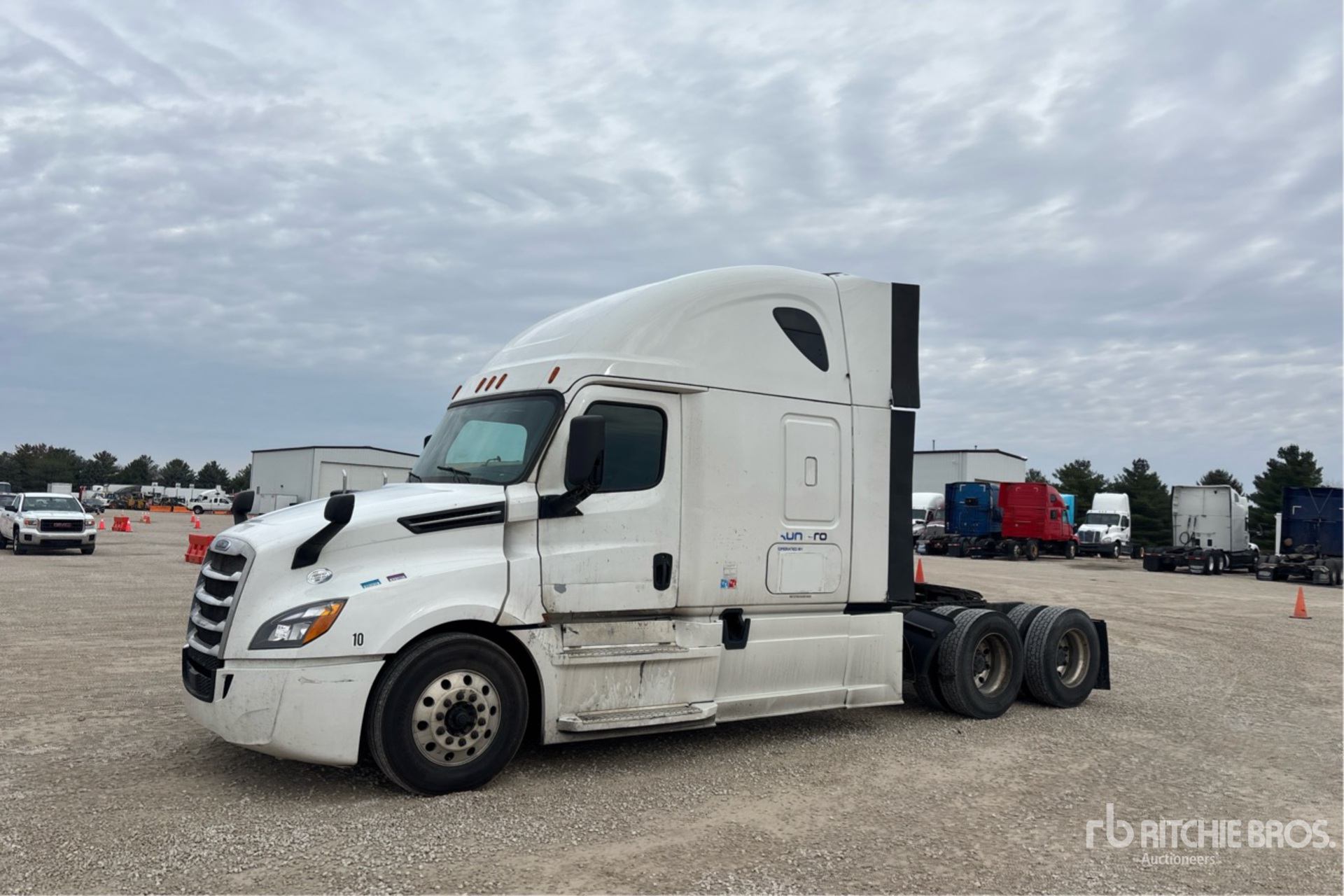 General Appearance with Picture, Left Front Corner