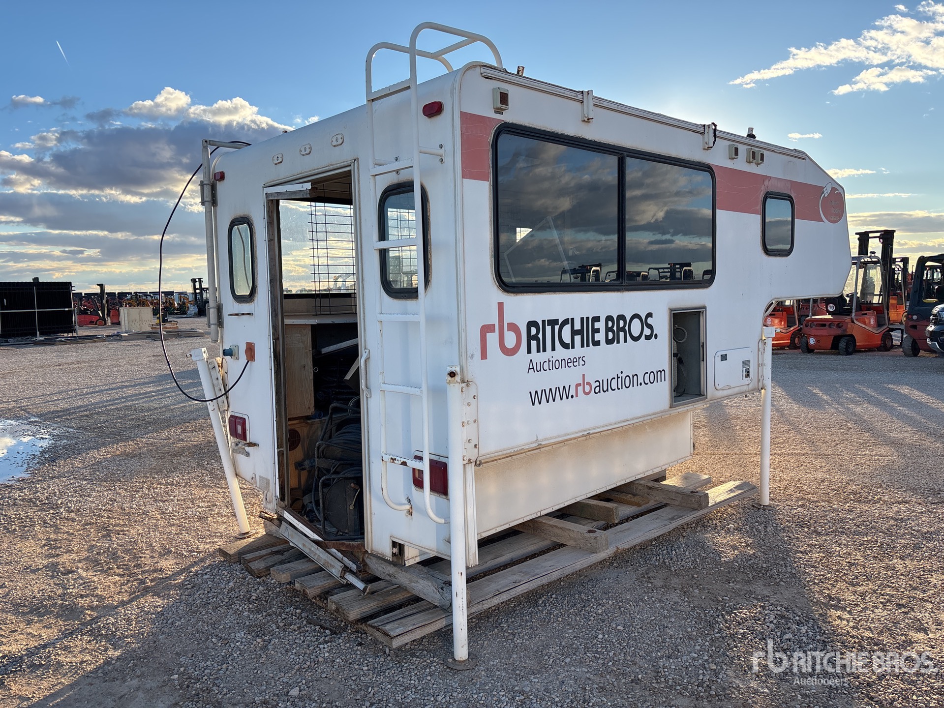 General Appearance with Zdjęcie, prawy dolny róg