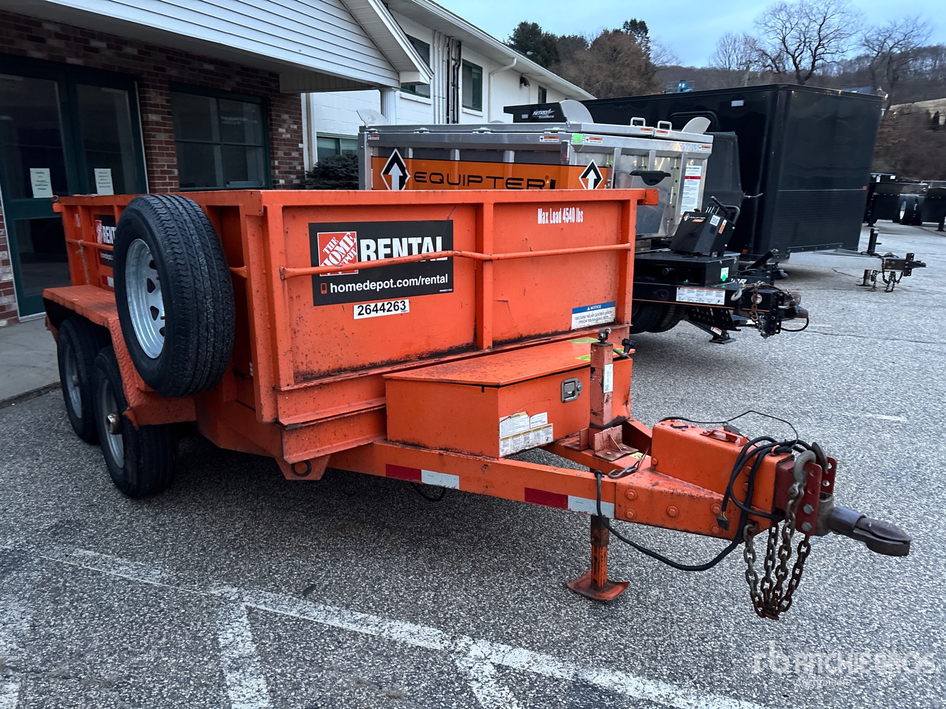 General Appearance with Picture, Right Front Corner