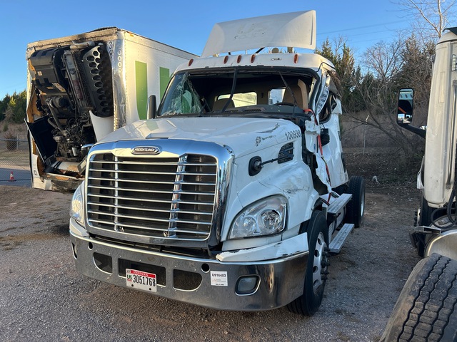 2016 Freightliner Cascadia 113 4x2 S/A Day Cab Truck Tractor (Inoperable)