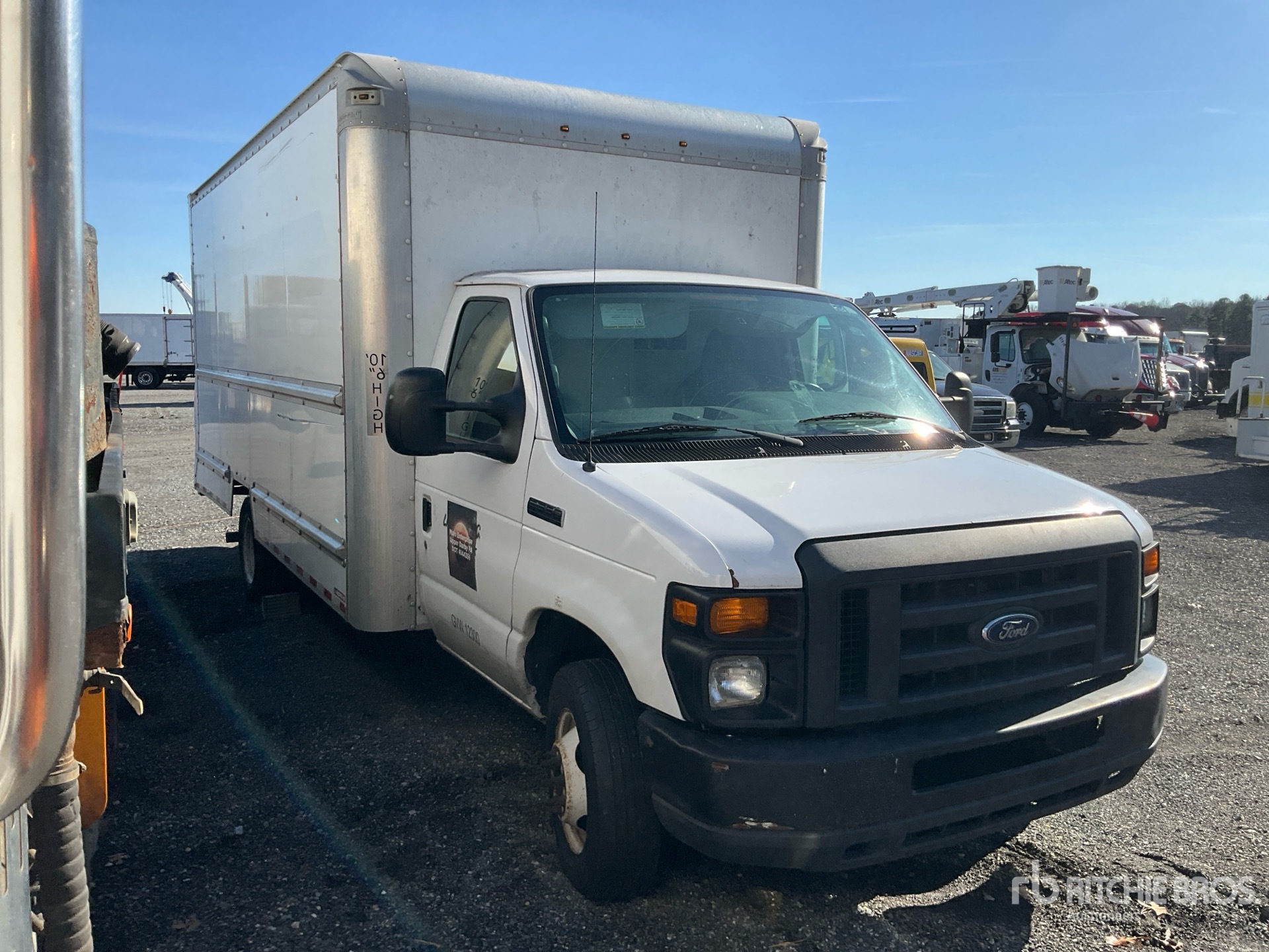 Aspect général with Image, coin avant droit