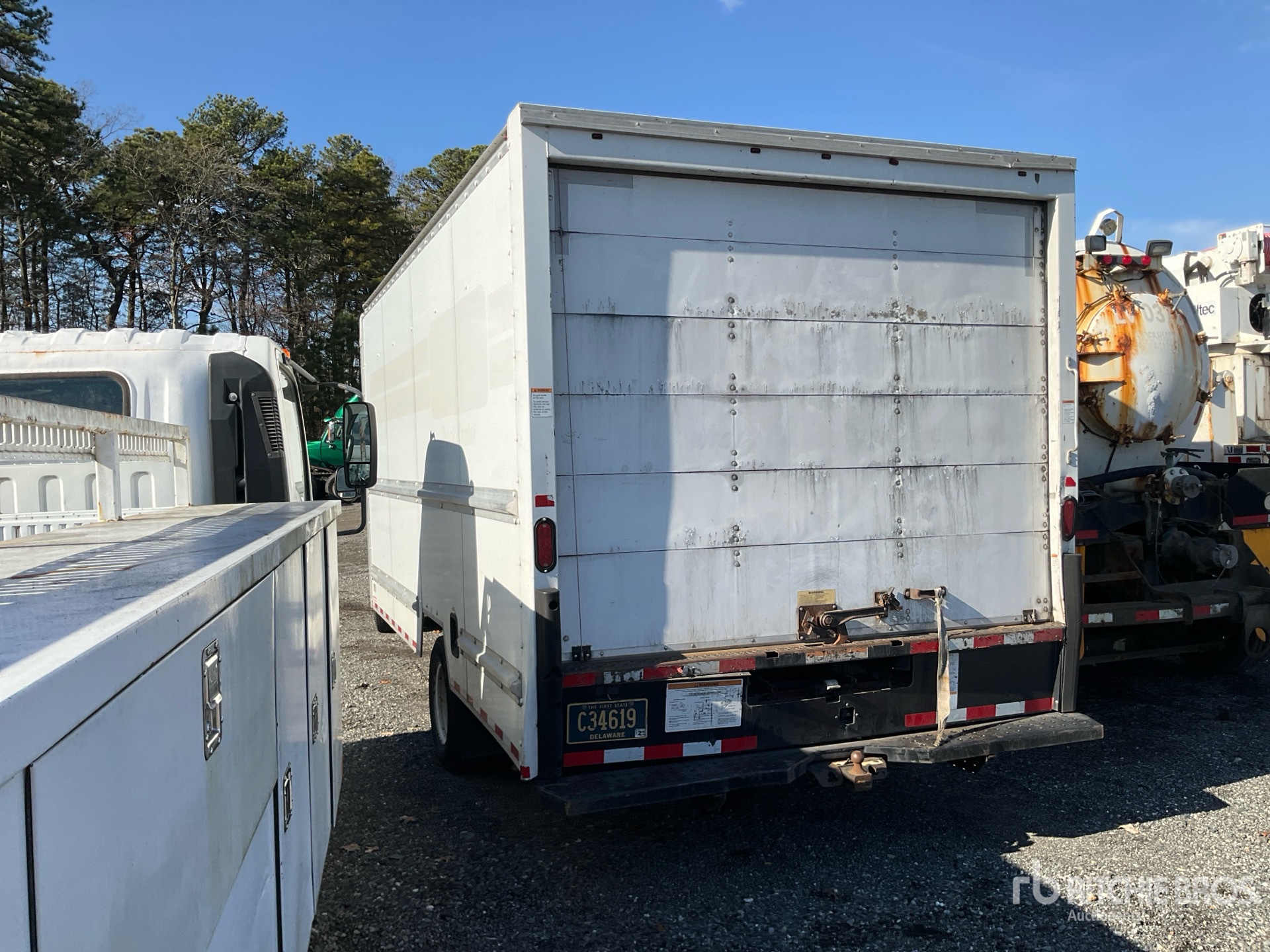 Aspect général with Image, coin arrière gauche