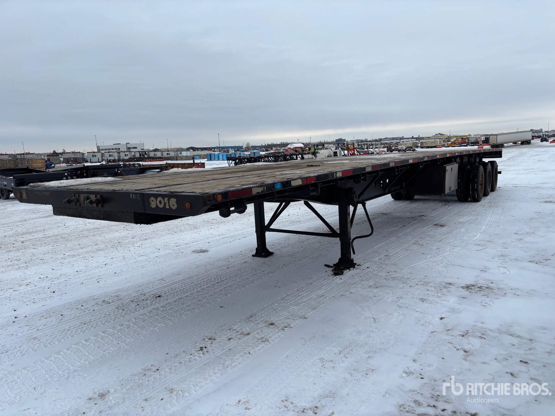 General Appearance with Bild, Ecke vorne links