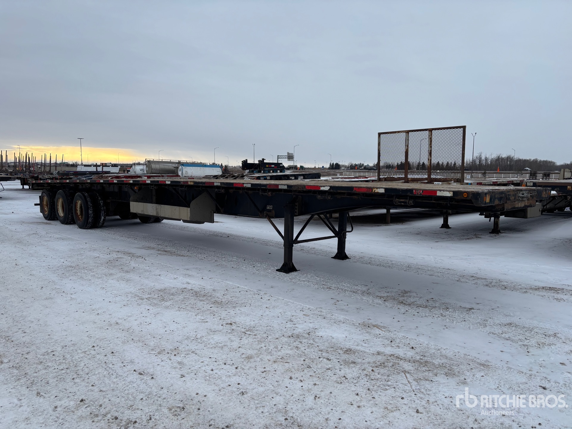 General Appearance with Bild, Ecke vorne rechts