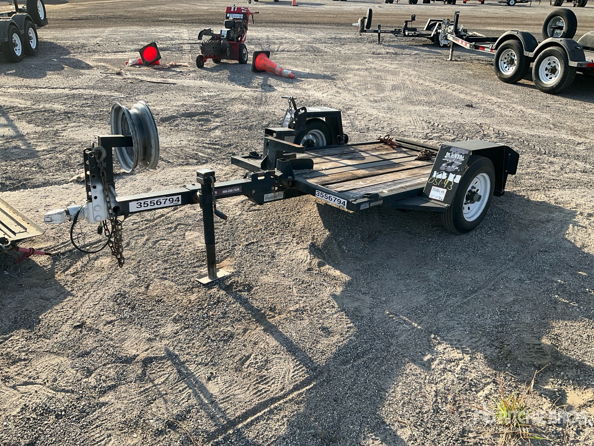 General Appearance with Picture, Left Front Corner