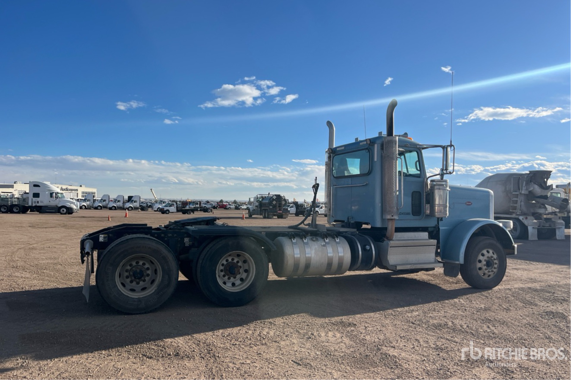 General Appearance with Bild, Ecke hinten rechts